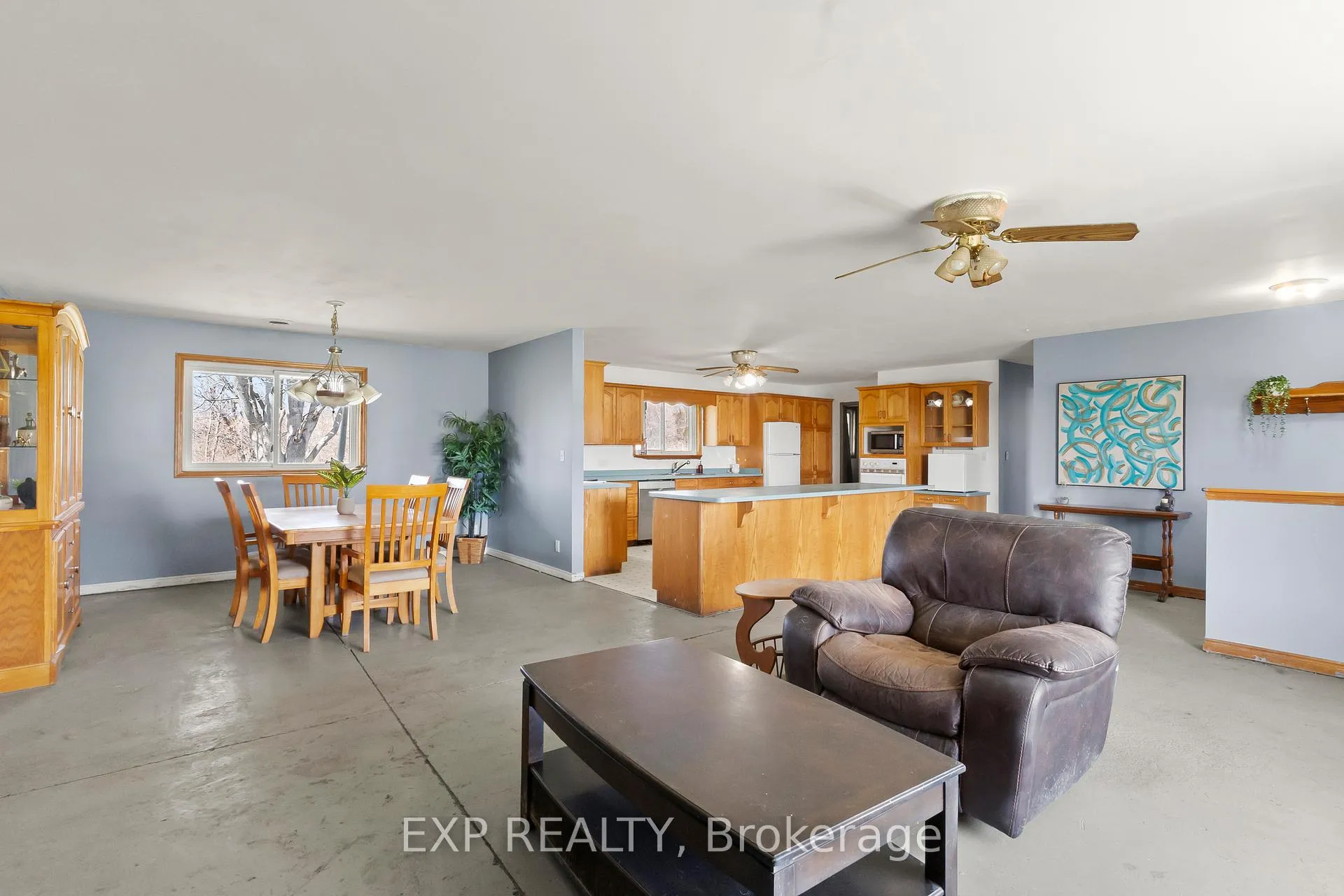 Photo 8 of 10 Hillcrest Drive, Quinte West, Murray Ward — HOMEH