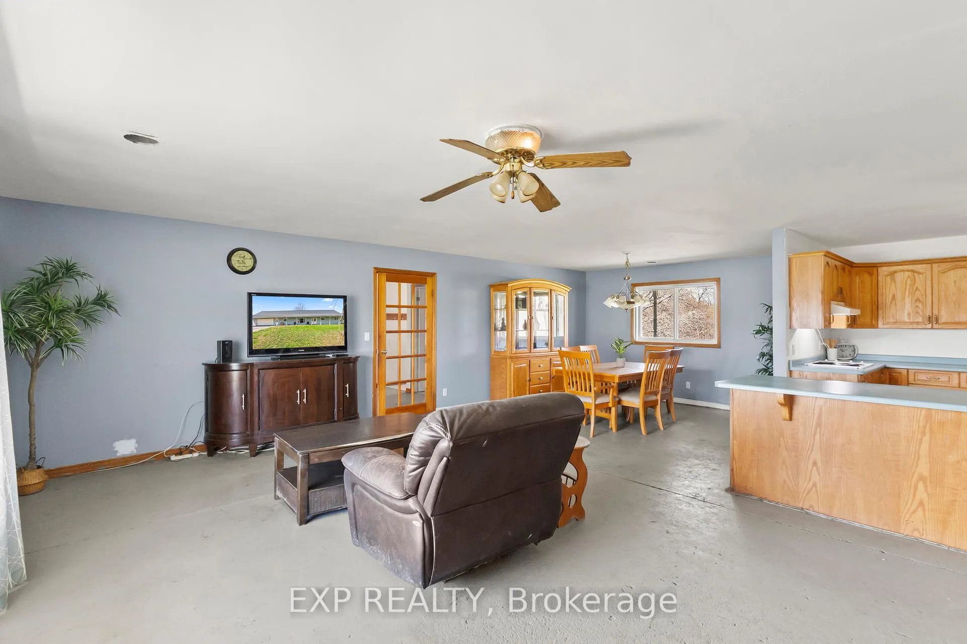 Photo 9 of 10 Hillcrest Drive, Quinte West, Murray Ward — HOMEH