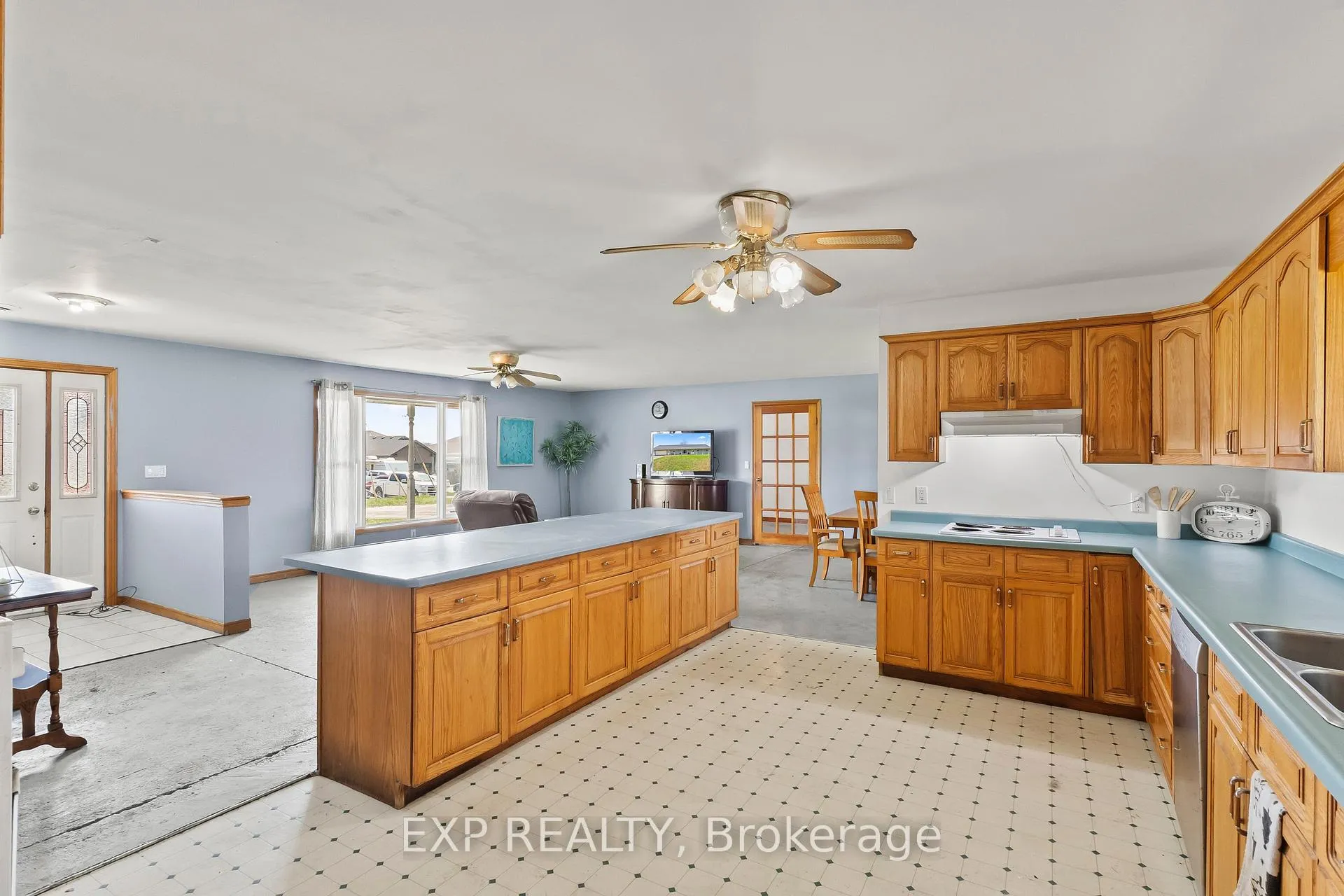 Photo 12 of 10 Hillcrest Drive, Quinte West, Murray Ward — HOMEH