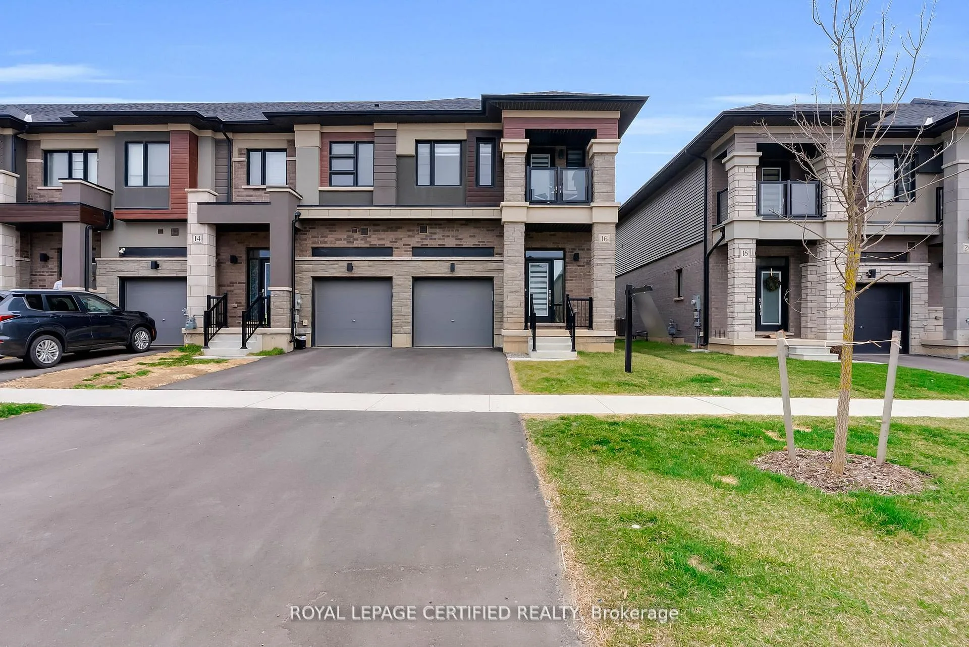 Photo 3 of 16 Dennis Avenue, Brantford — HOMEH