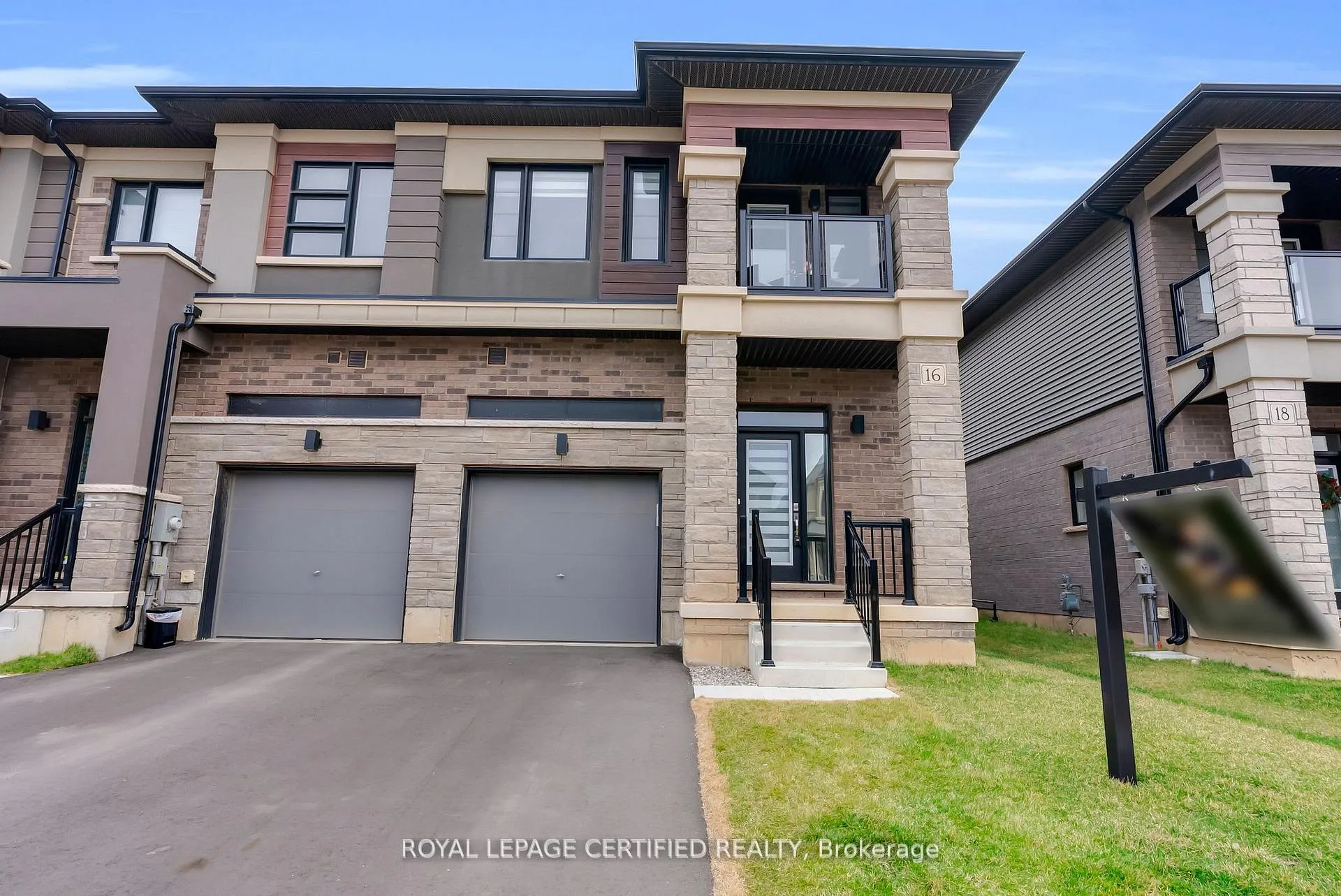 Photo 4 of 16 Dennis Avenue, Brantford — HOMEH