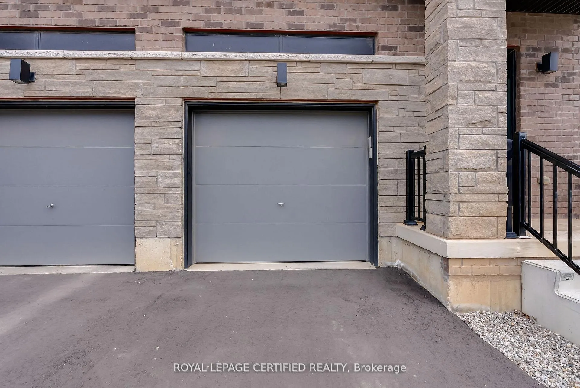 Photo 6 of 16 Dennis Avenue, Brantford — HOMEH