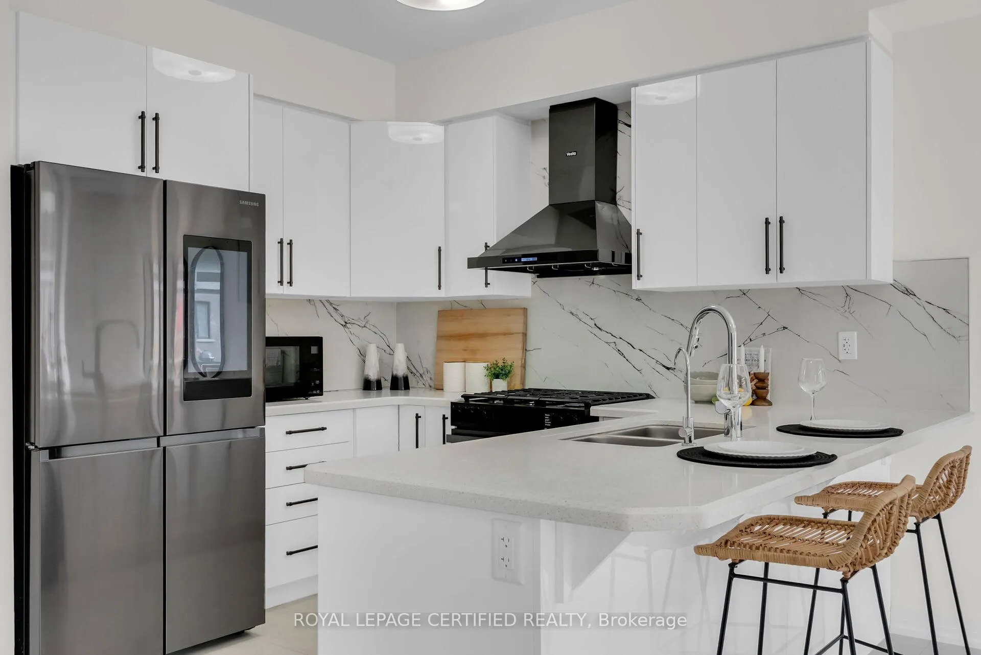 Photo 13 of 16 Dennis Avenue, Brantford — HOMEH