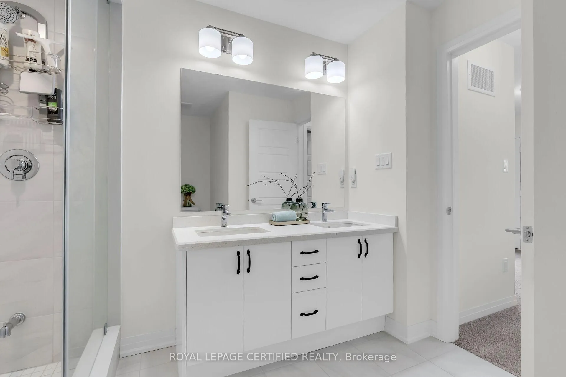 Photo 27 of 16 Dennis Avenue, Brantford — HOMEH