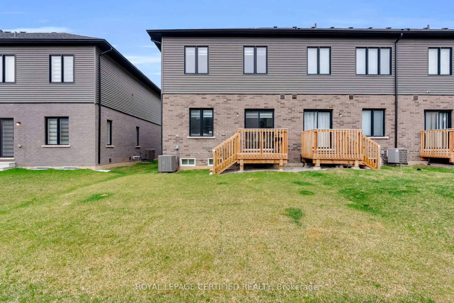 Photo 43 of 16 Dennis Avenue, Brantford — HOMEH