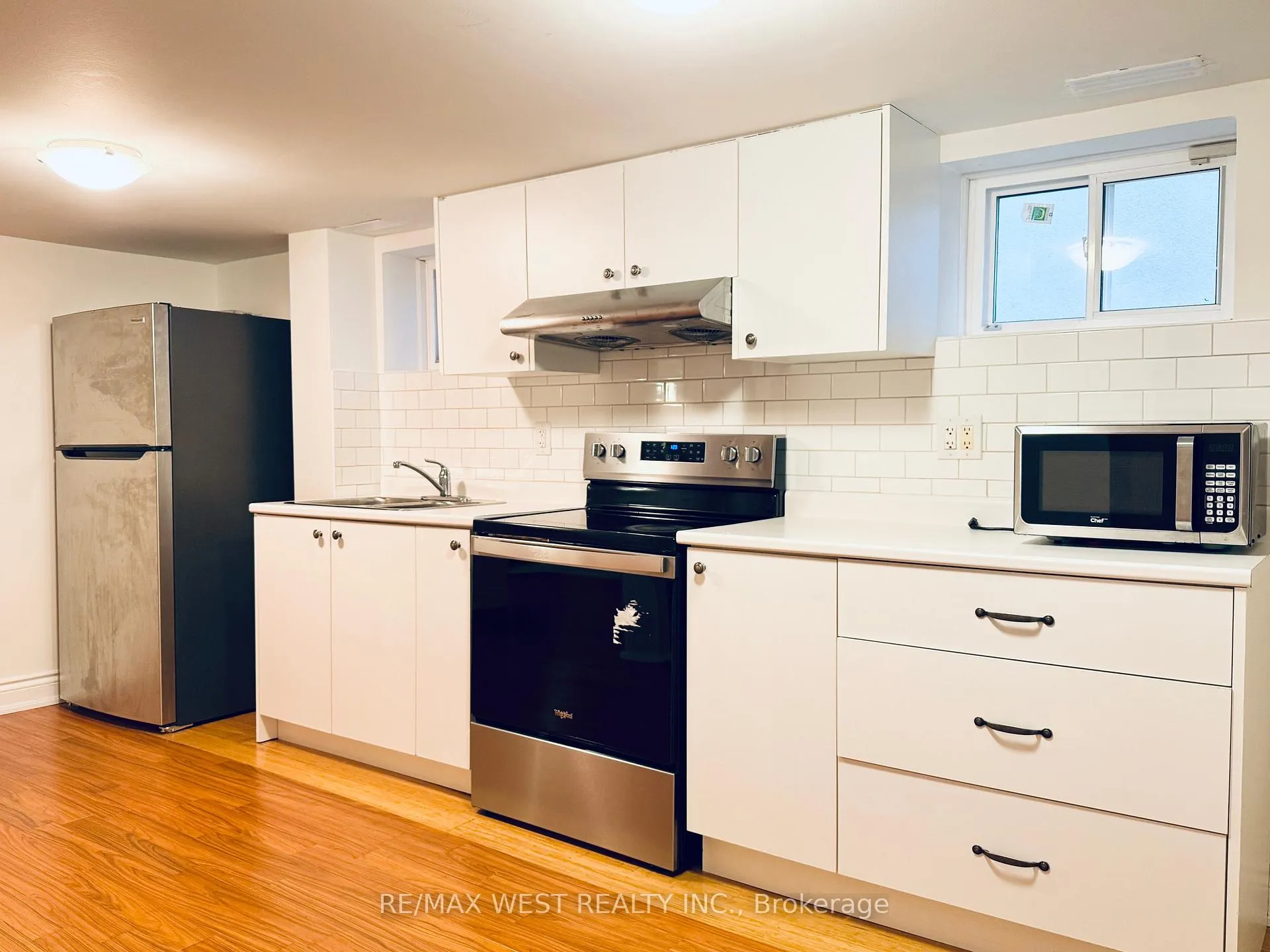 Photo 3 of Unit Lower, 43 Dunblaine Avenue, Toronto, Bedford Park-Nortown — HOMEH