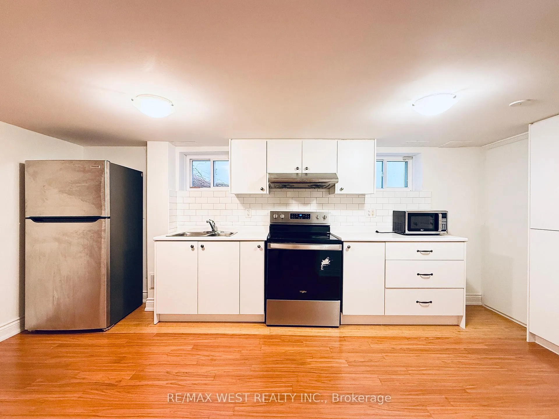 Photo 4 of Unit Lower, 43 Dunblaine Avenue, Toronto, Bedford Park-Nortown — HOMEH
