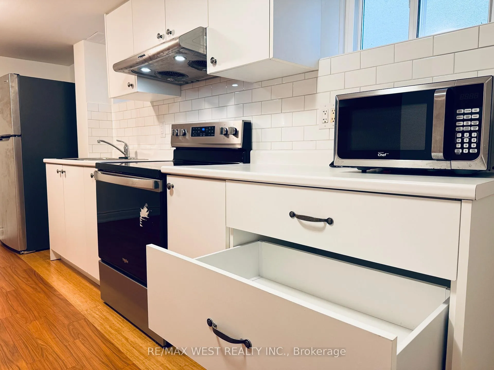 Photo 6 of Unit Lower, 43 Dunblaine Avenue, Toronto, Bedford Park-Nortown — HOMEH