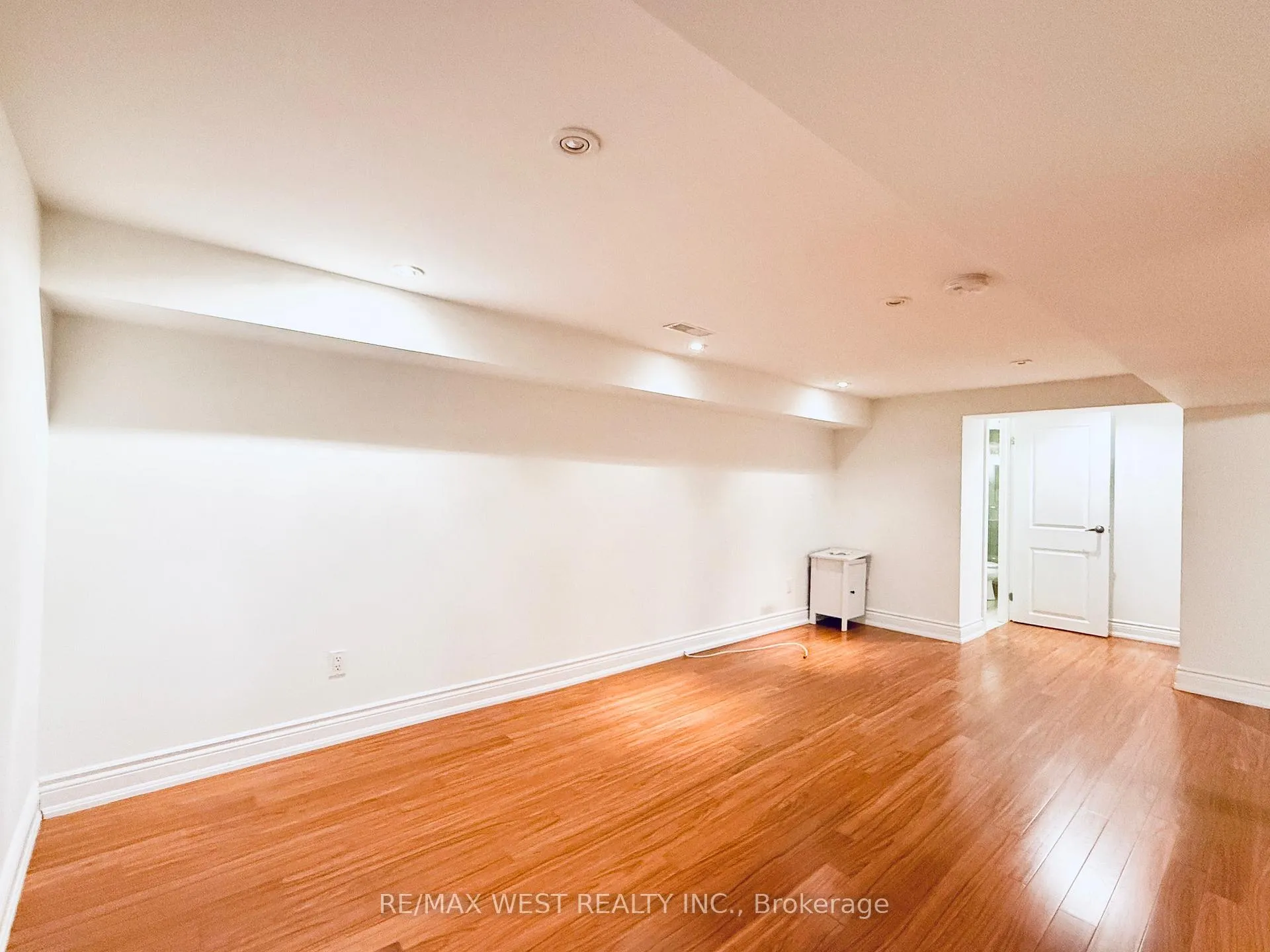 Photo 11 of Unit Lower, 43 Dunblaine Avenue, Toronto, Bedford Park-Nortown — HOMEH