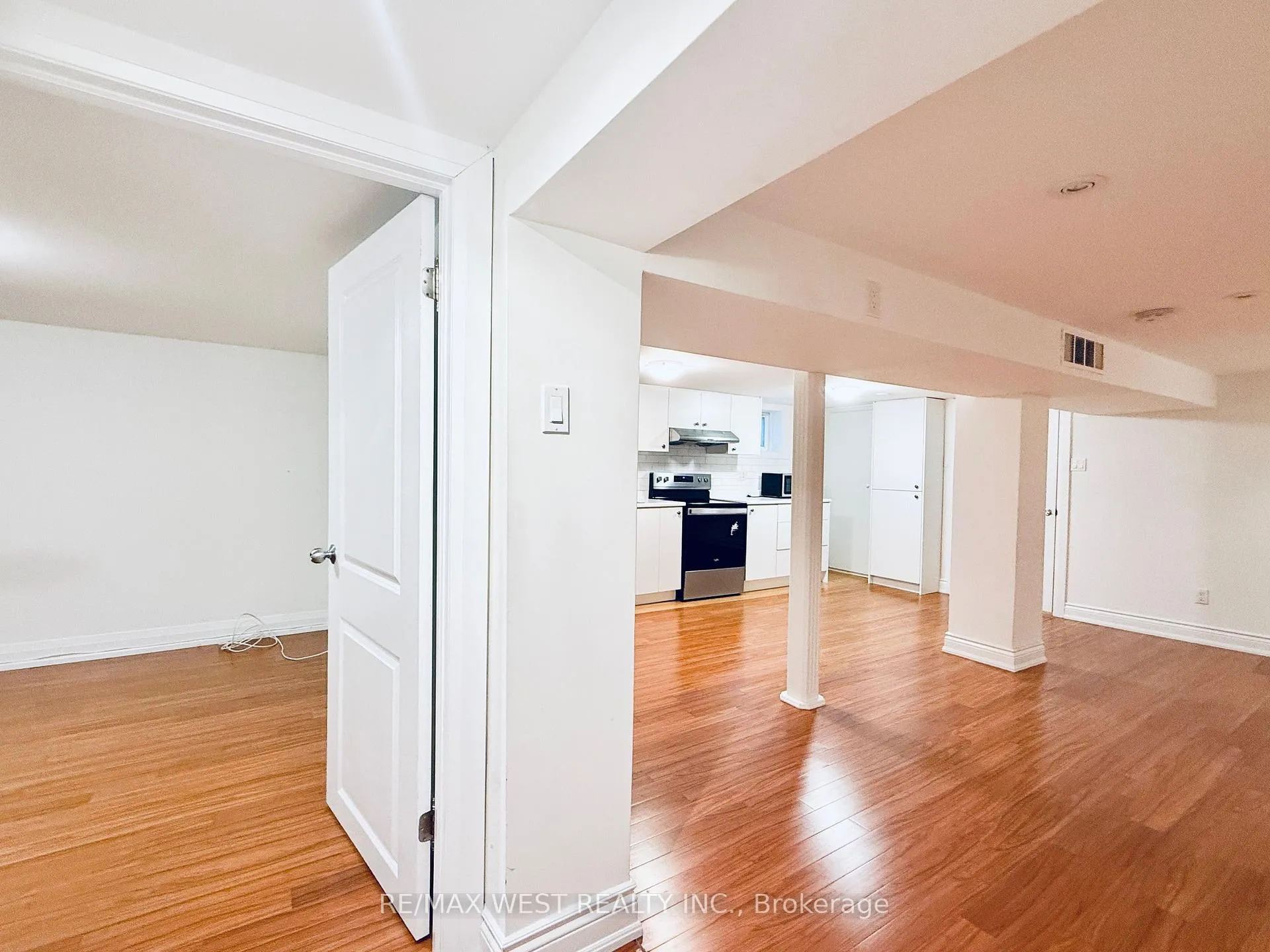 Photo 14 of Unit Lower, 43 Dunblaine Avenue, Toronto, Bedford Park-Nortown — HOMEH