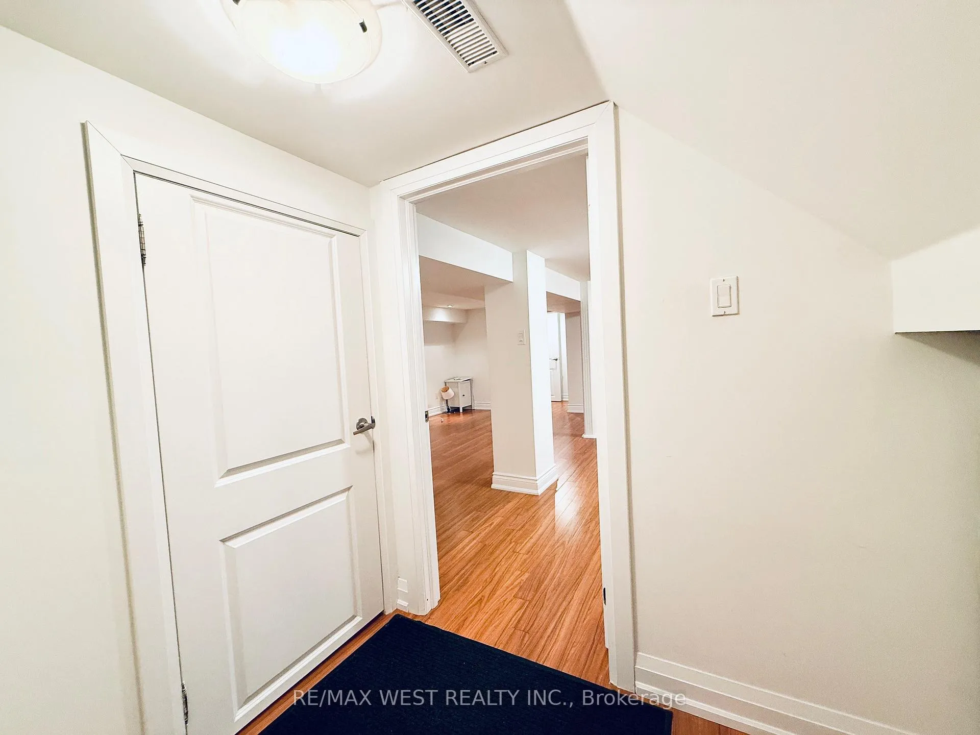 Photo 17 of Unit Lower, 43 Dunblaine Avenue, Toronto, Bedford Park-Nortown — HOMEH