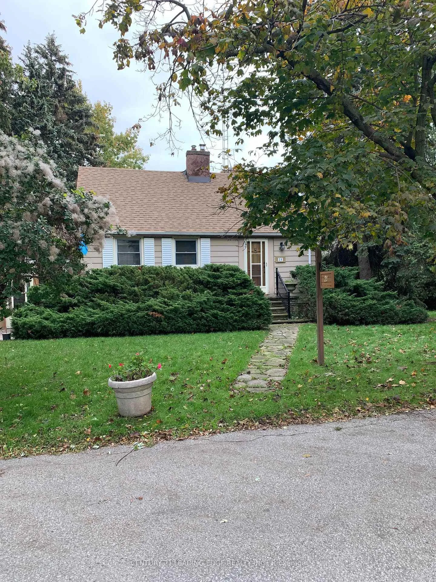 Photo 2 of 21 Faircroft Boulevard, Scarborough, Cliffcrest — HOMEH