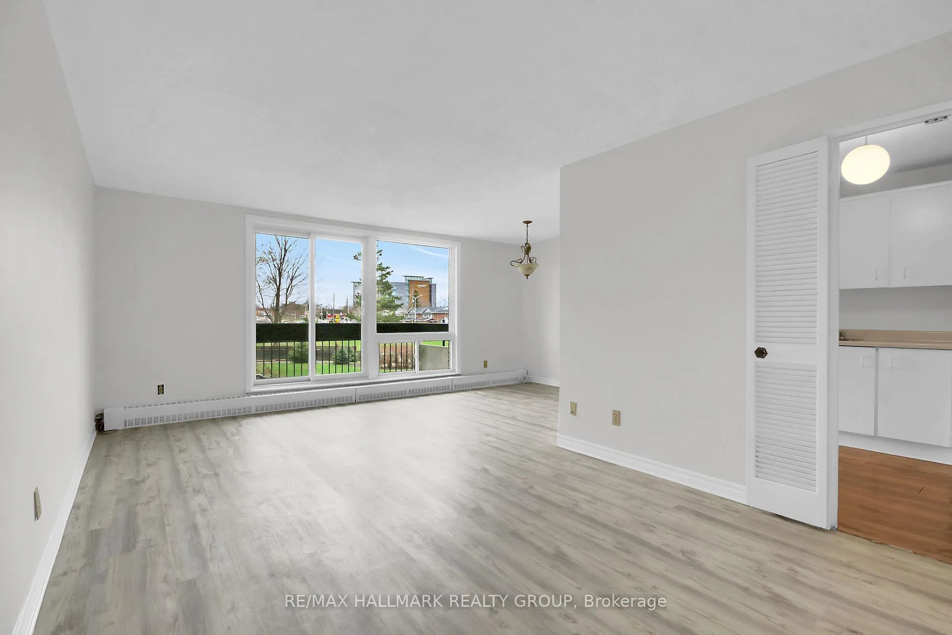 Photo 5 of Unit 203, 1505 Baseline Road, Ottawa, Copeland Park — HOMEH