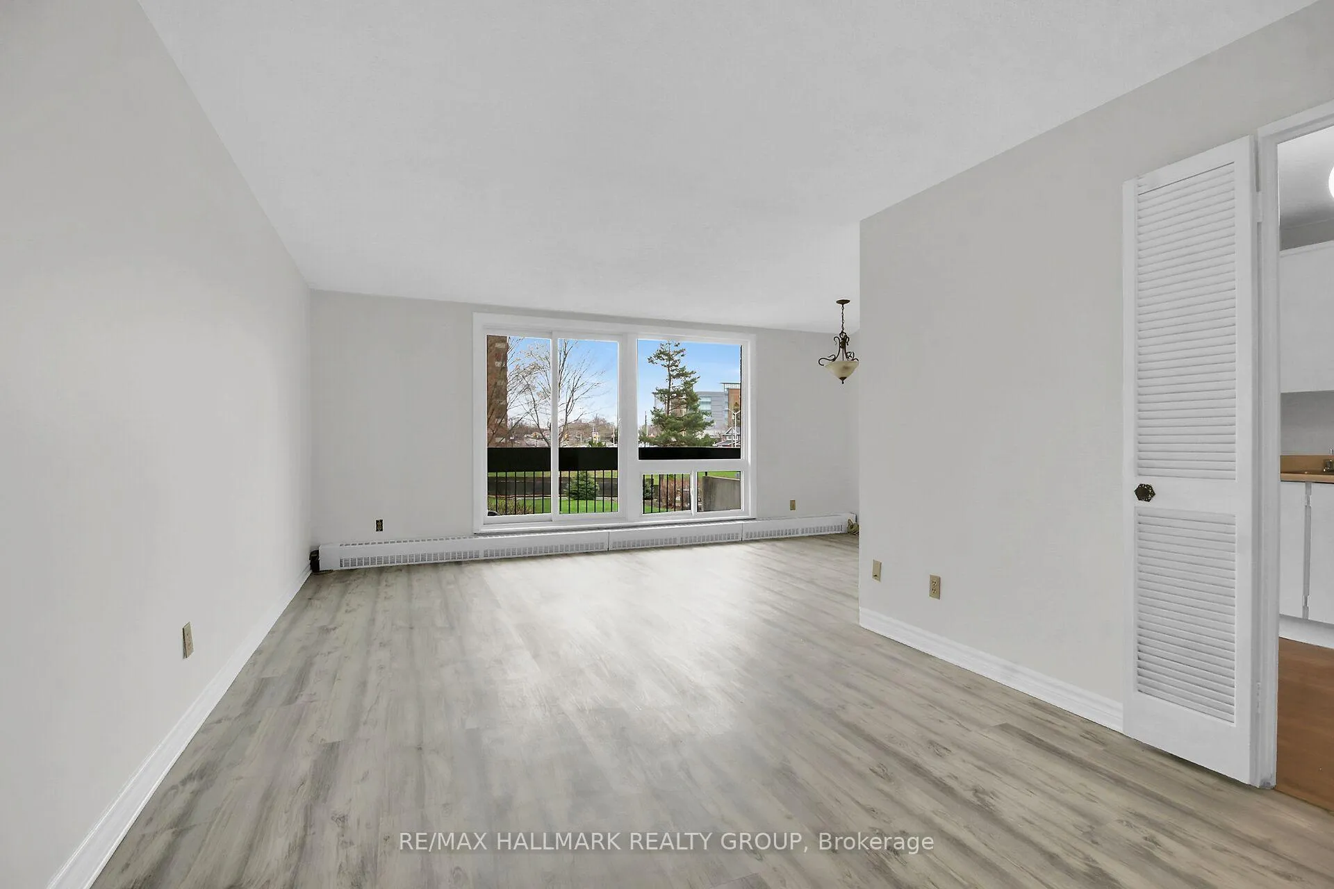 Photo 6 of Unit 203, 1505 Baseline Road, Ottawa, Copeland Park — HOMEH