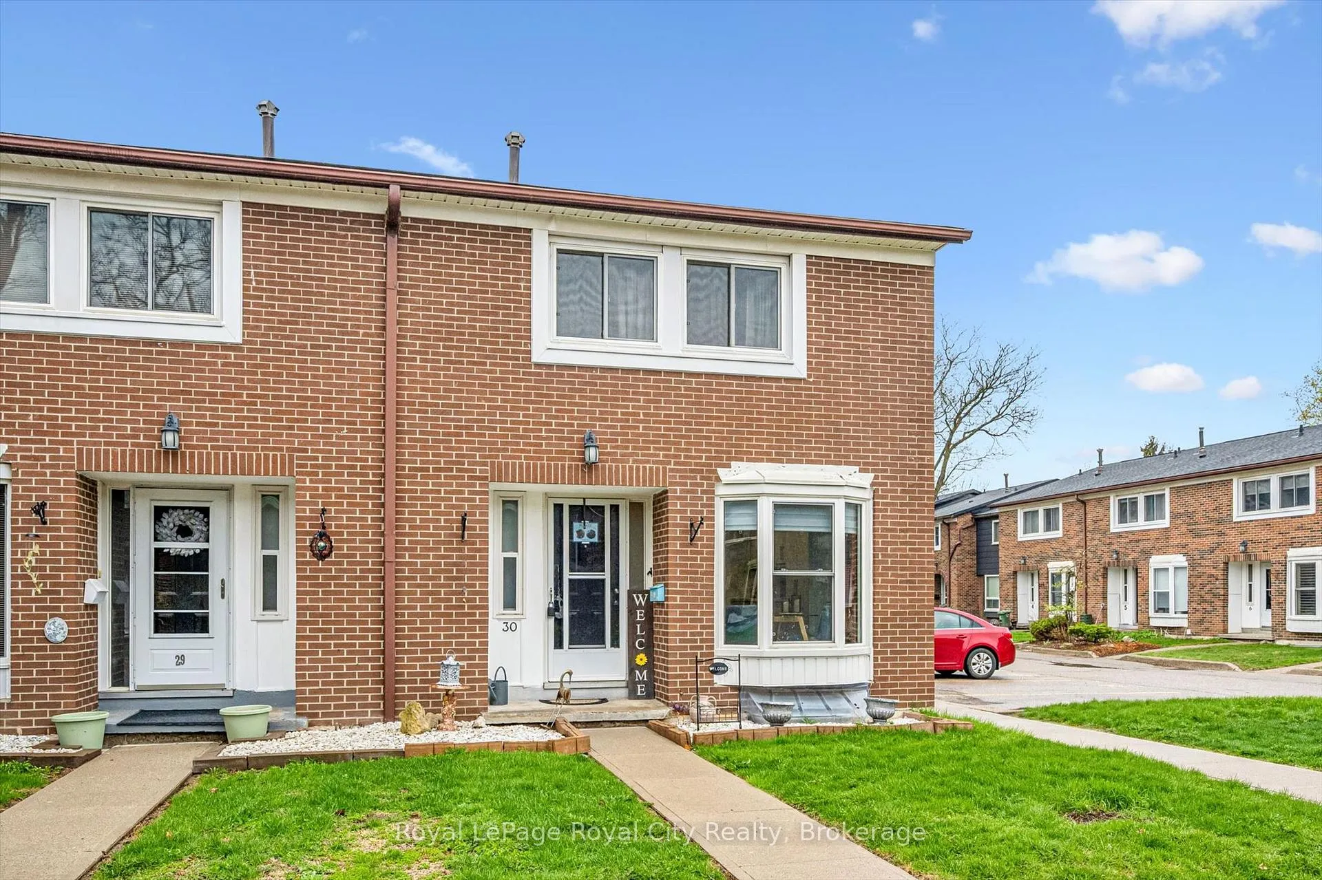 Photo 2 of Unit 30, 121 Bagot Street, Guelph, Junction/Onward Willow — HOMEH