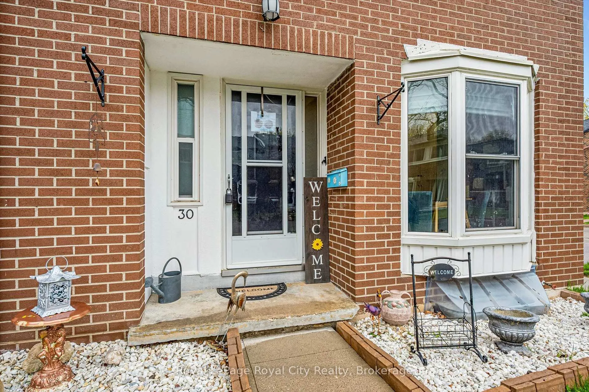 Photo 4 of Unit 30, 121 Bagot Street, Guelph, Junction/Onward Willow — HOMEH