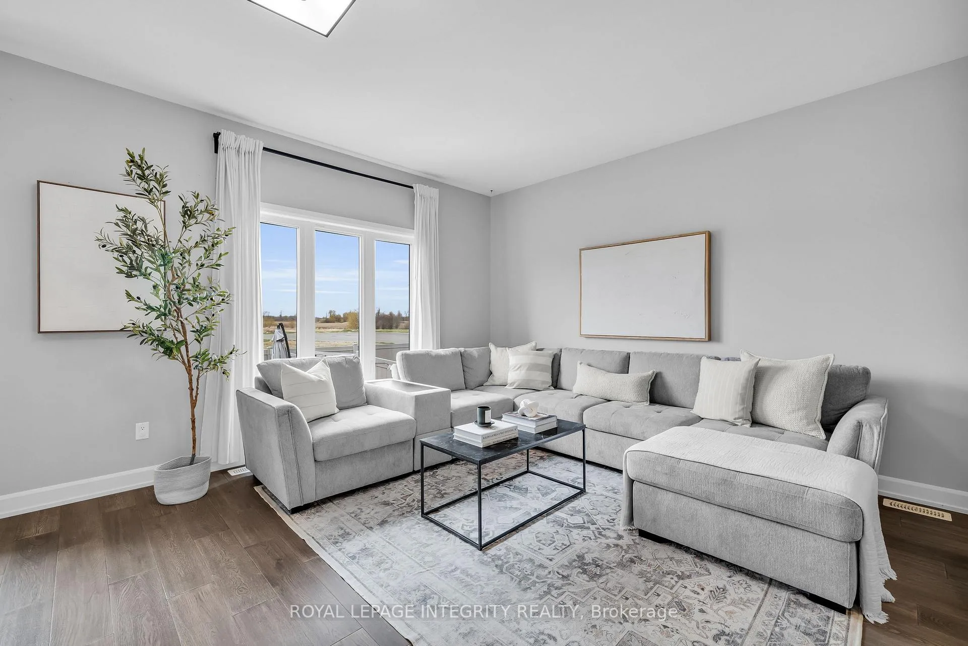 Photo 10 of 440 Arora Crescent, North Dundas, Winchester — HOMEH