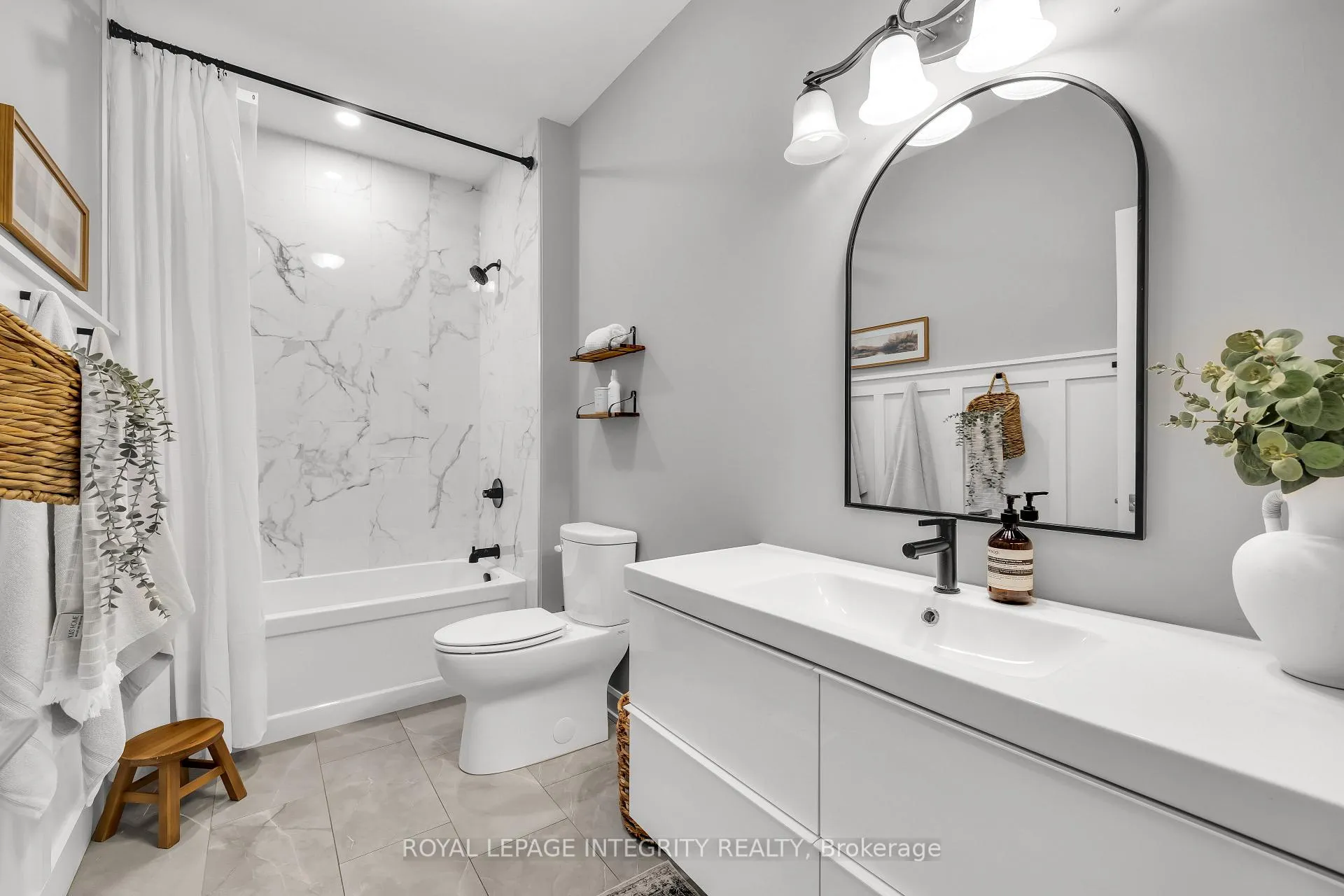 Photo 22 of 440 Arora Crescent, North Dundas, Winchester — HOMEH