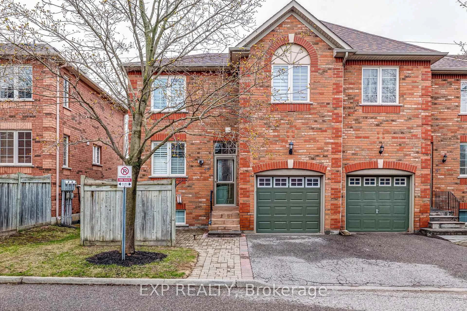 Photo 1 of 45 Sandlewood Court, Aurora, Bayview Wellington — HOMEH