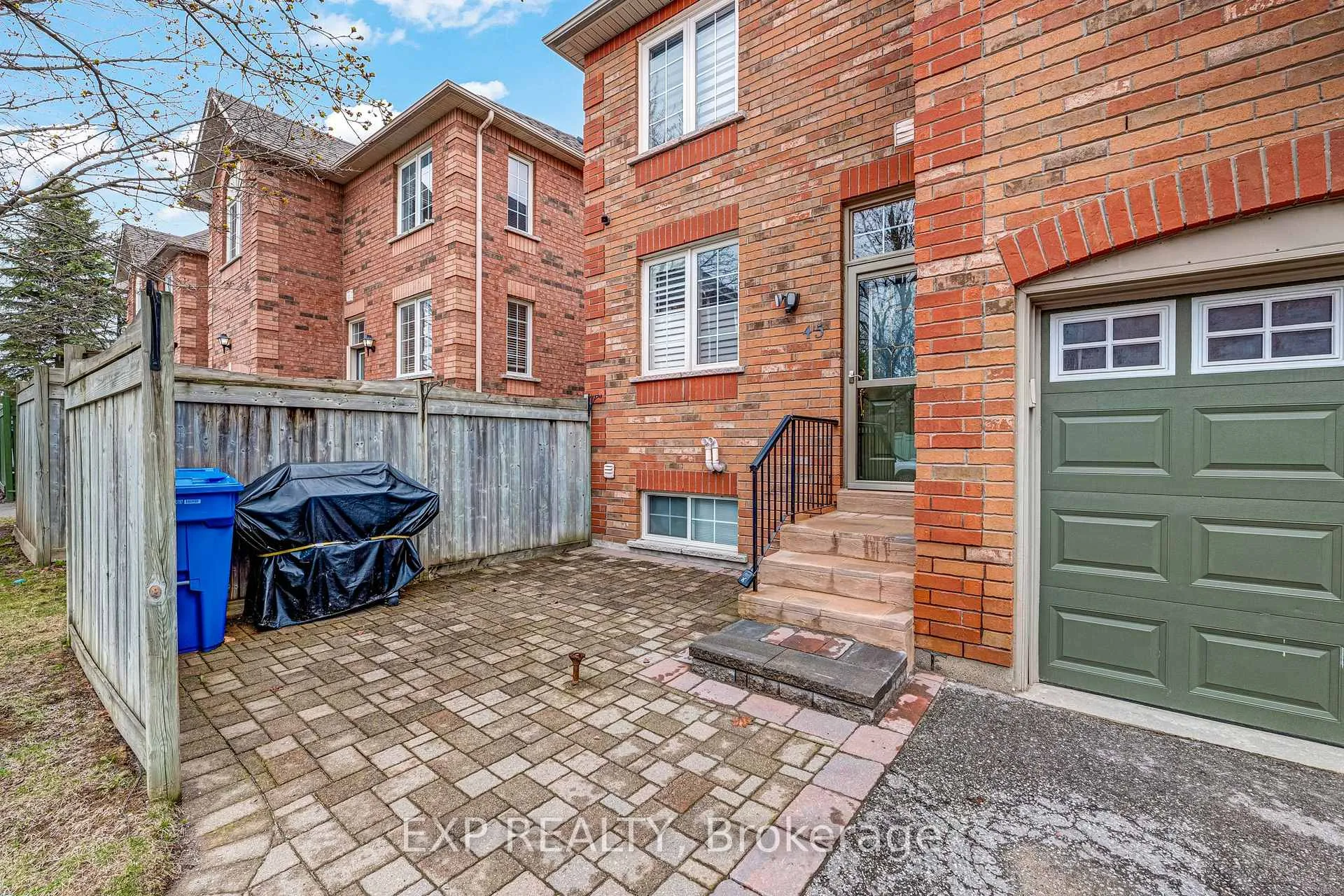 Photo 2 of 45 Sandlewood Court, Aurora, Bayview Wellington — HOMEH