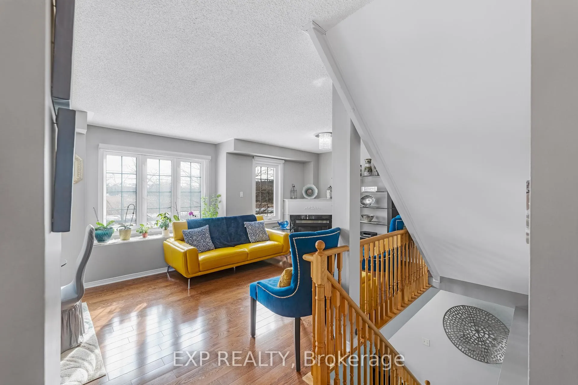 Photo 4 of 45 Sandlewood Court, Aurora, Bayview Wellington — HOMEH