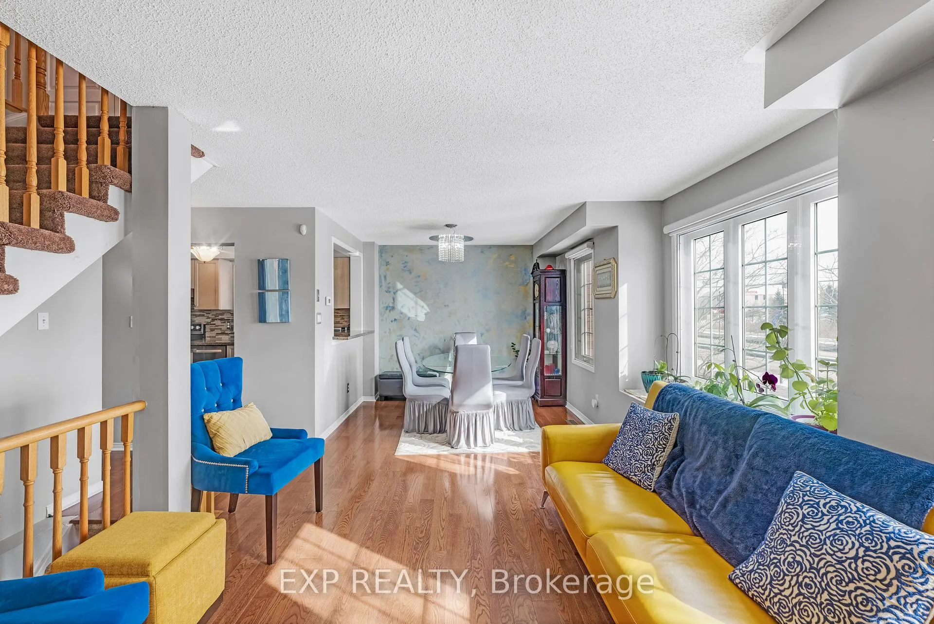 Photo 7 of 45 Sandlewood Court, Aurora, Bayview Wellington — HOMEH