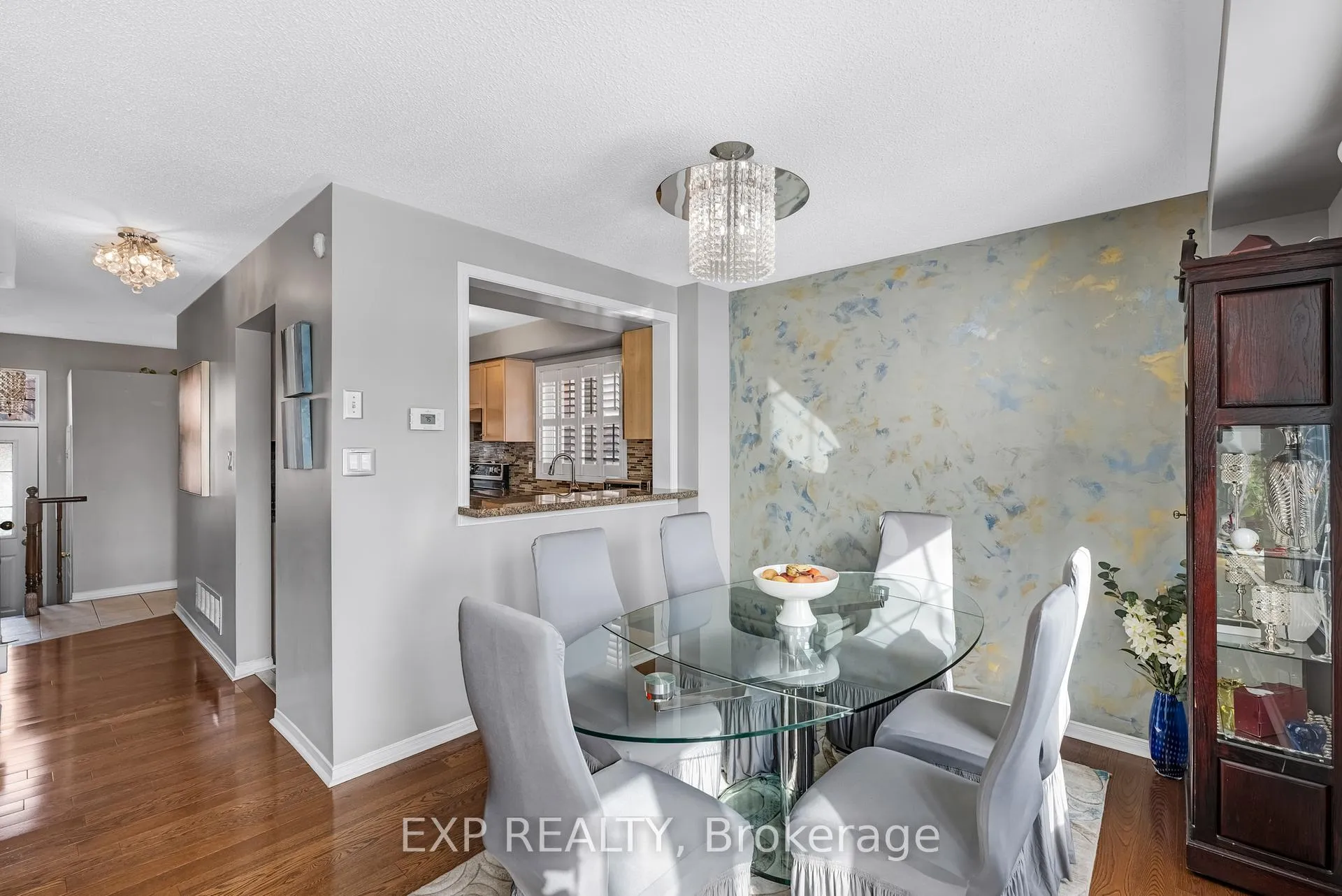 Photo 8 of 45 Sandlewood Court, Aurora, Bayview Wellington — HOMEH