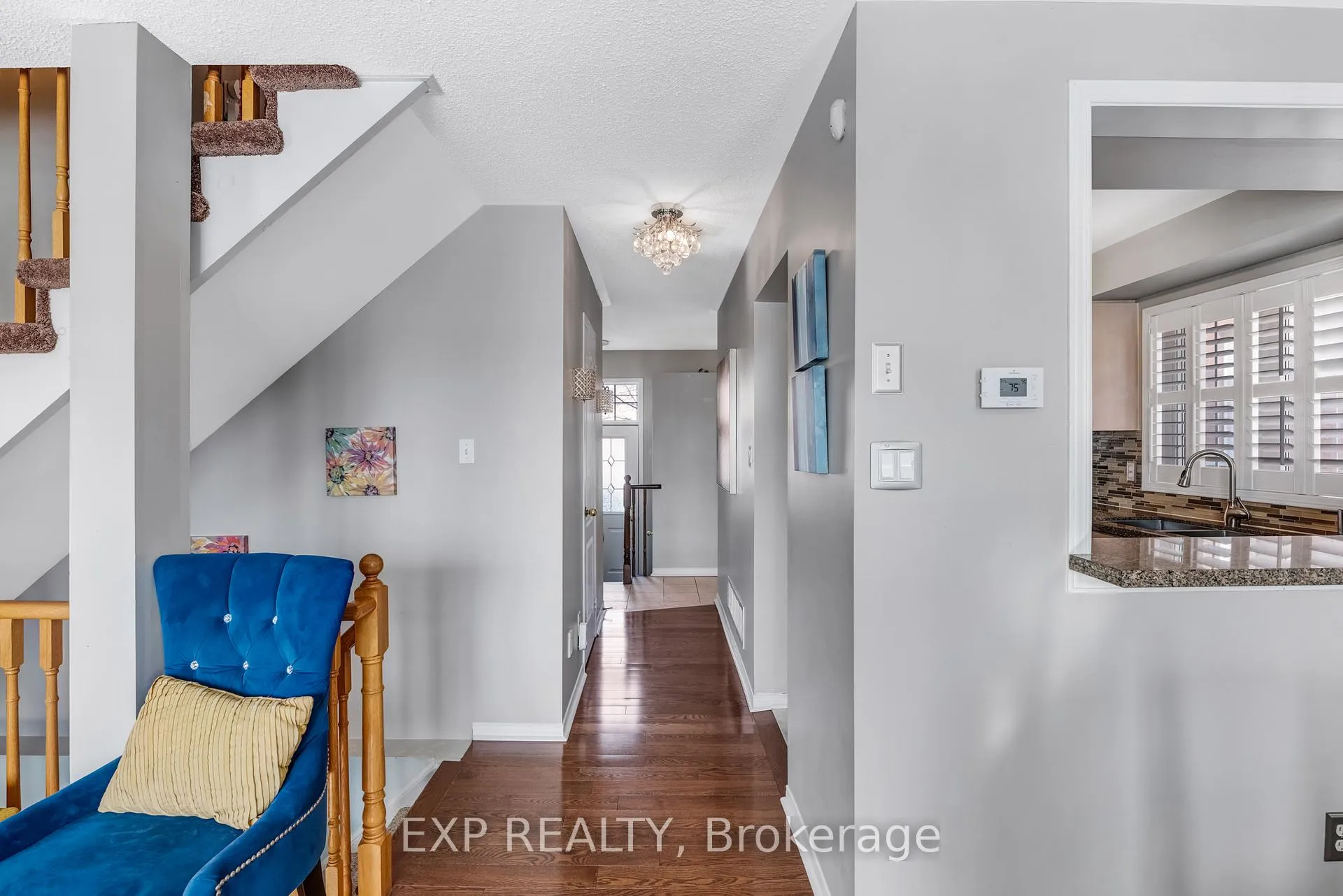 Photo 9 of 45 Sandlewood Court, Aurora, Bayview Wellington — HOMEH
