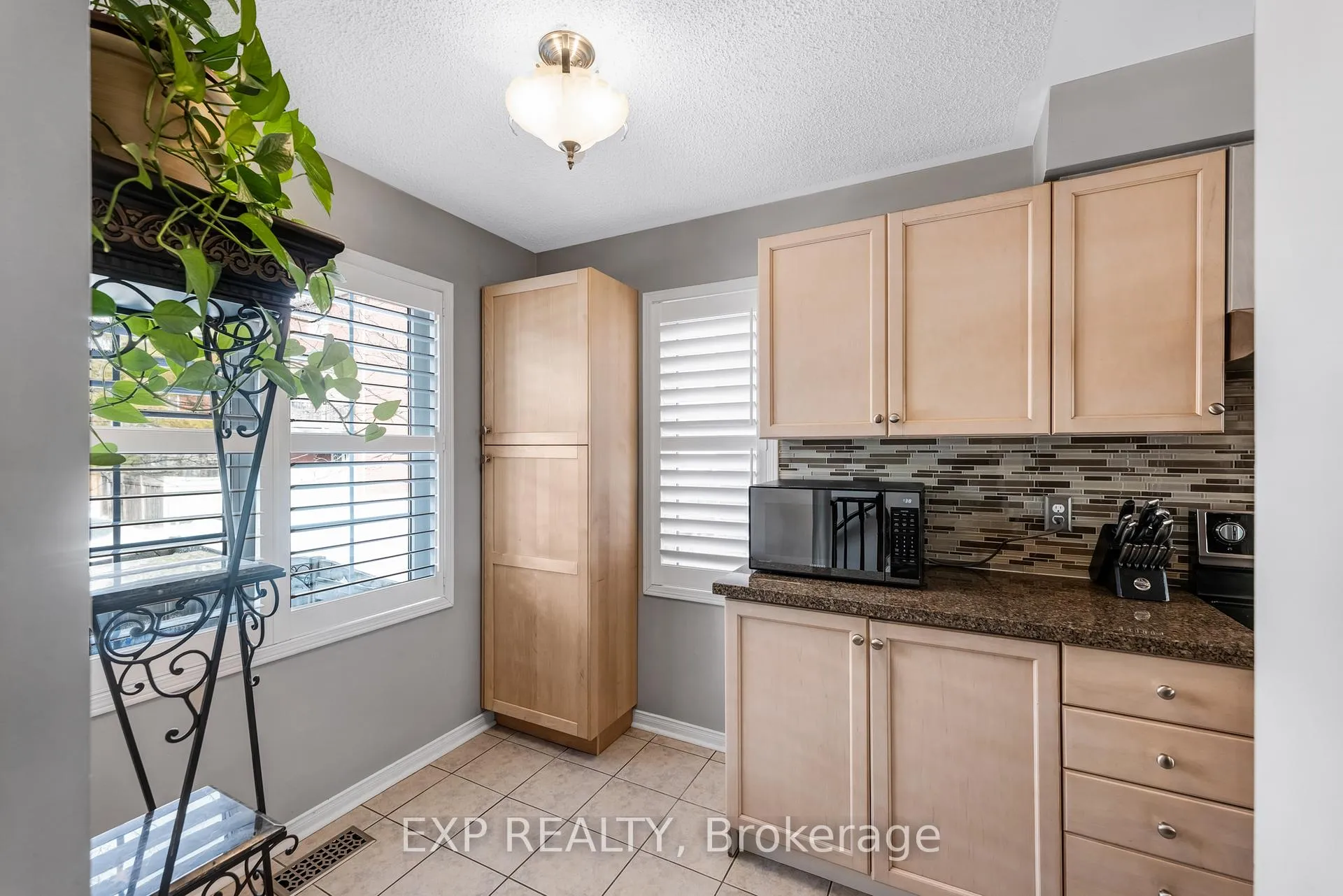 Photo 15 of 45 Sandlewood Court, Aurora, Bayview Wellington — HOMEH