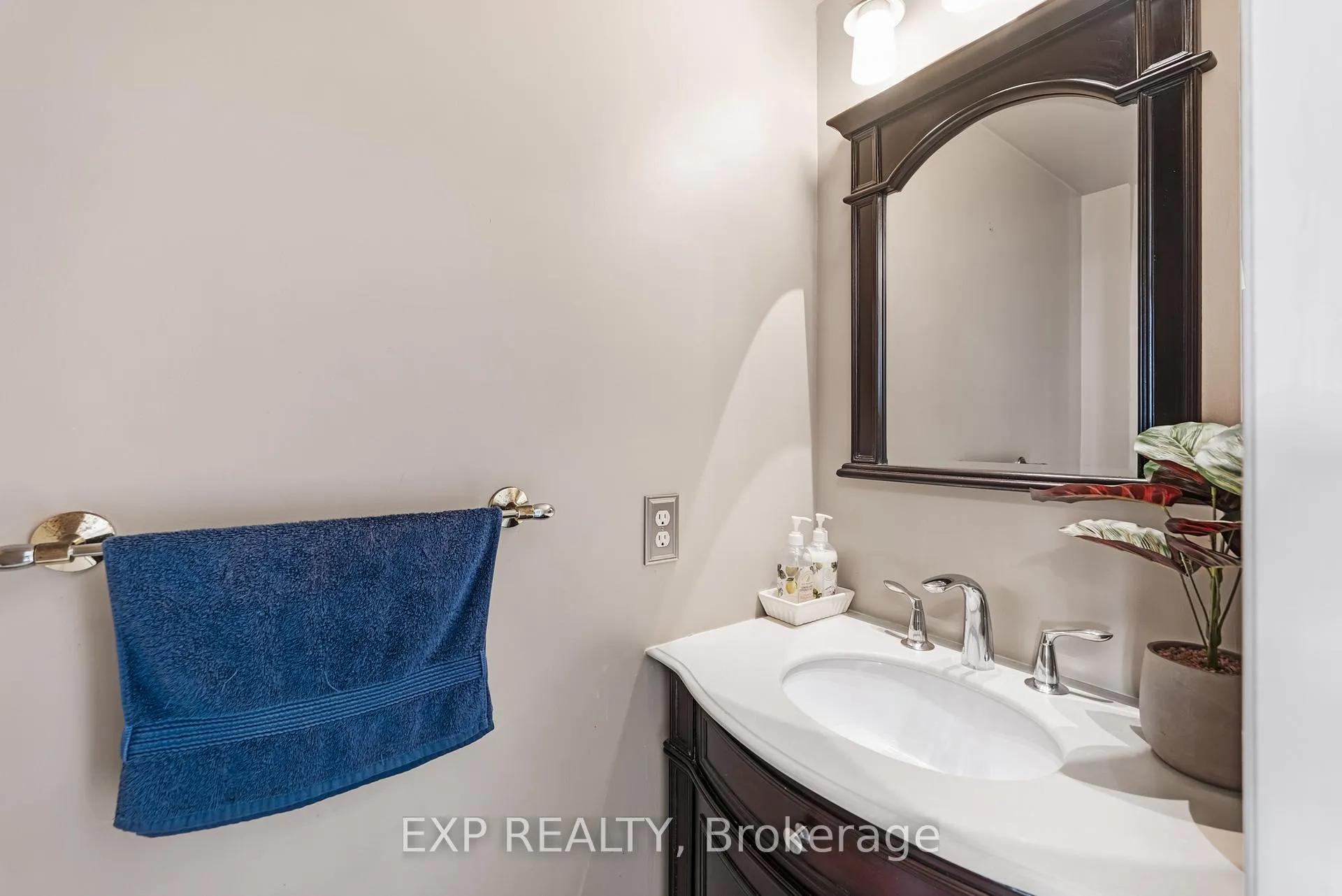 Photo 17 of 45 Sandlewood Court, Aurora, Bayview Wellington — HOMEH