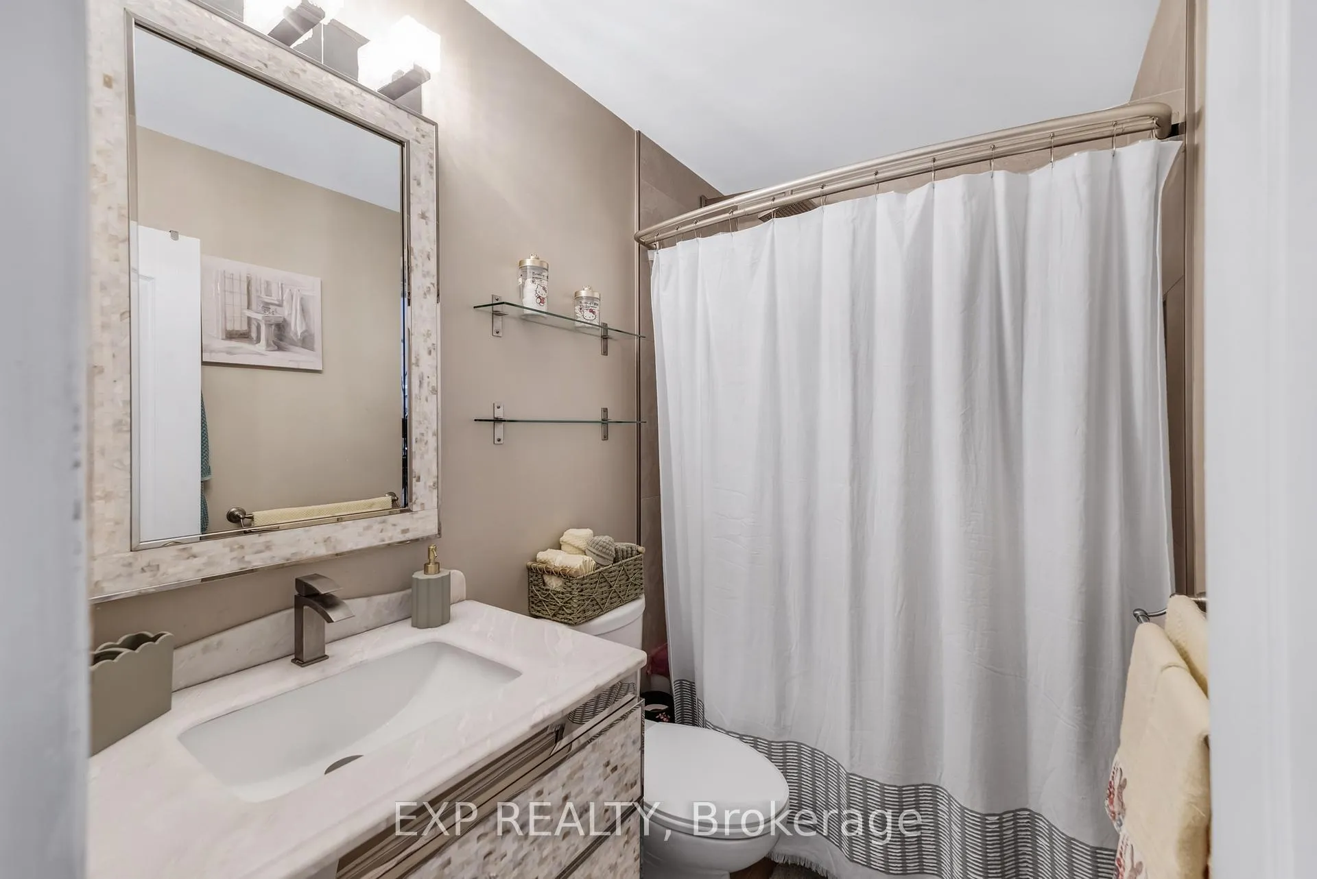 Photo 26 of 45 Sandlewood Court, Aurora, Bayview Wellington — HOMEH
