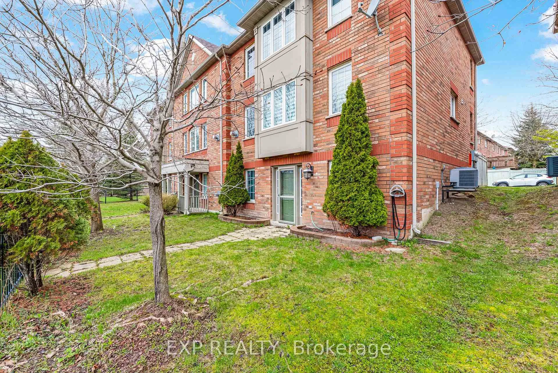 Photo 32 of 45 Sandlewood Court, Aurora, Bayview Wellington — HOMEH