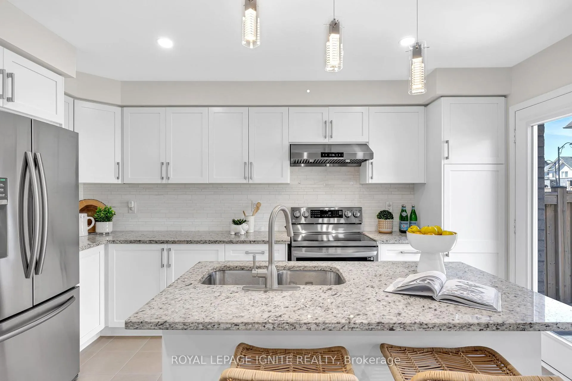 Photo 9 of 43 Headon Avenue, Ajax, Central East — HOMEH