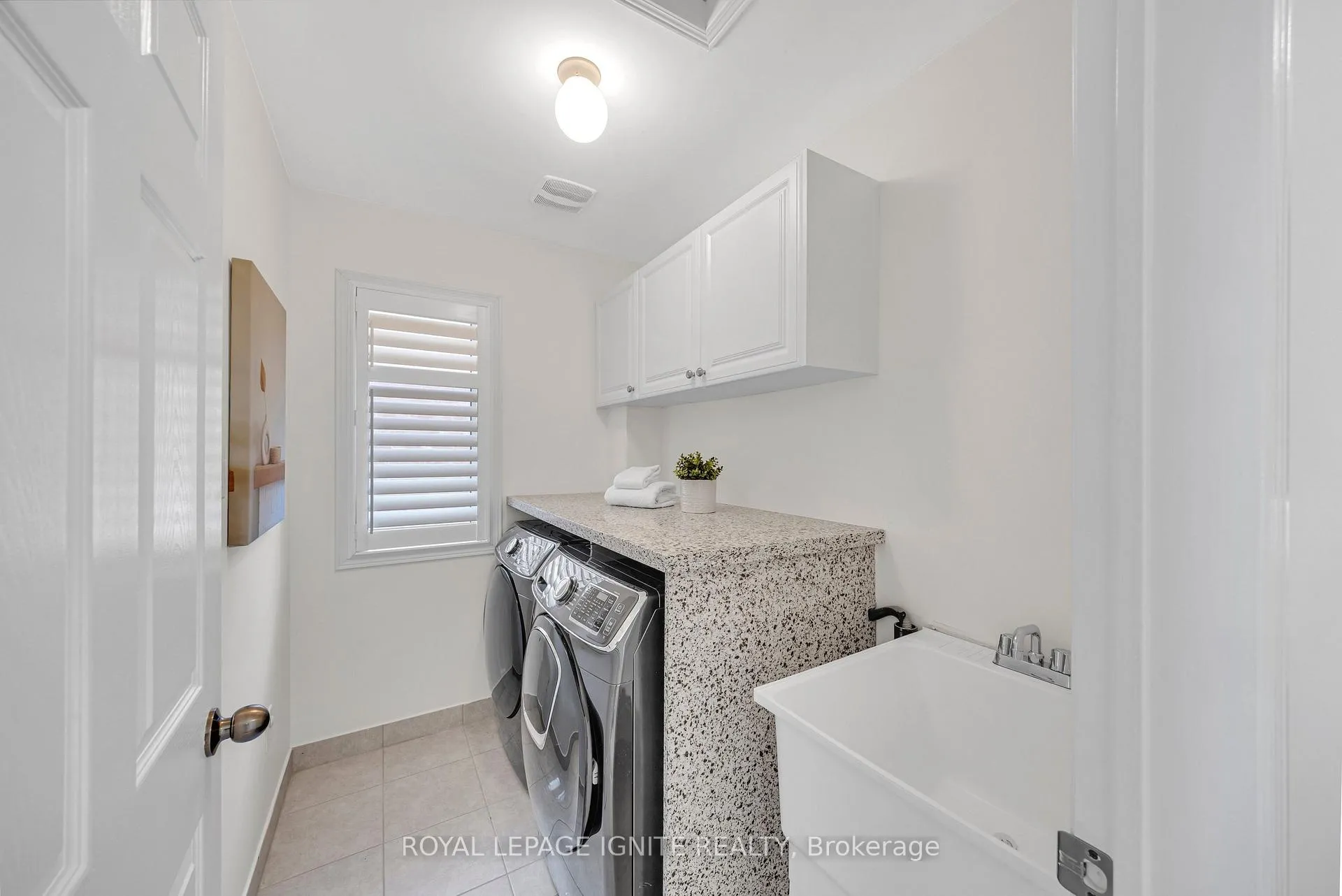 Photo 16 of 43 Headon Avenue, Ajax, Central East — HOMEH