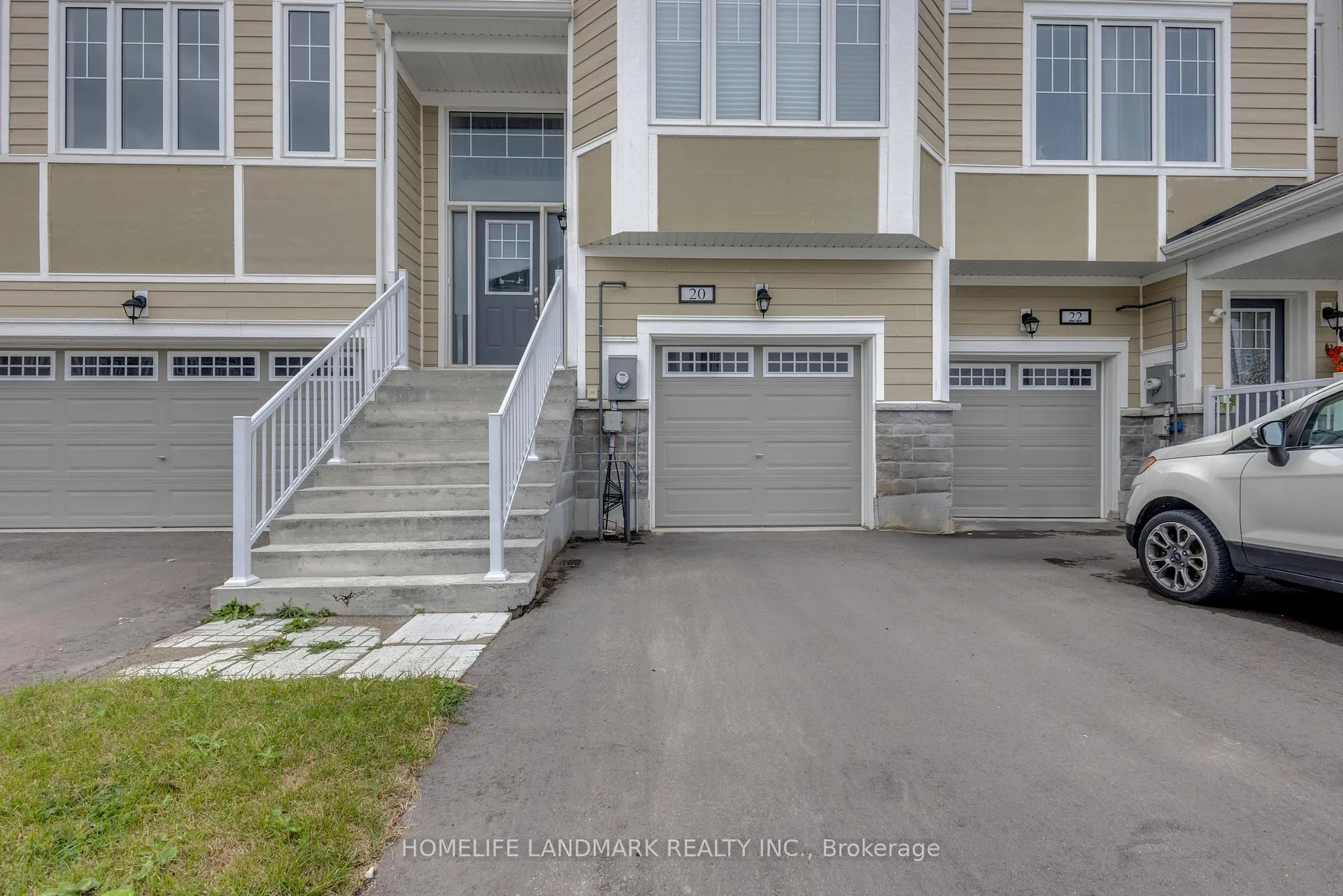 Photo 2 of 20 Lana Circle, Wasaga Beach — HOMEH