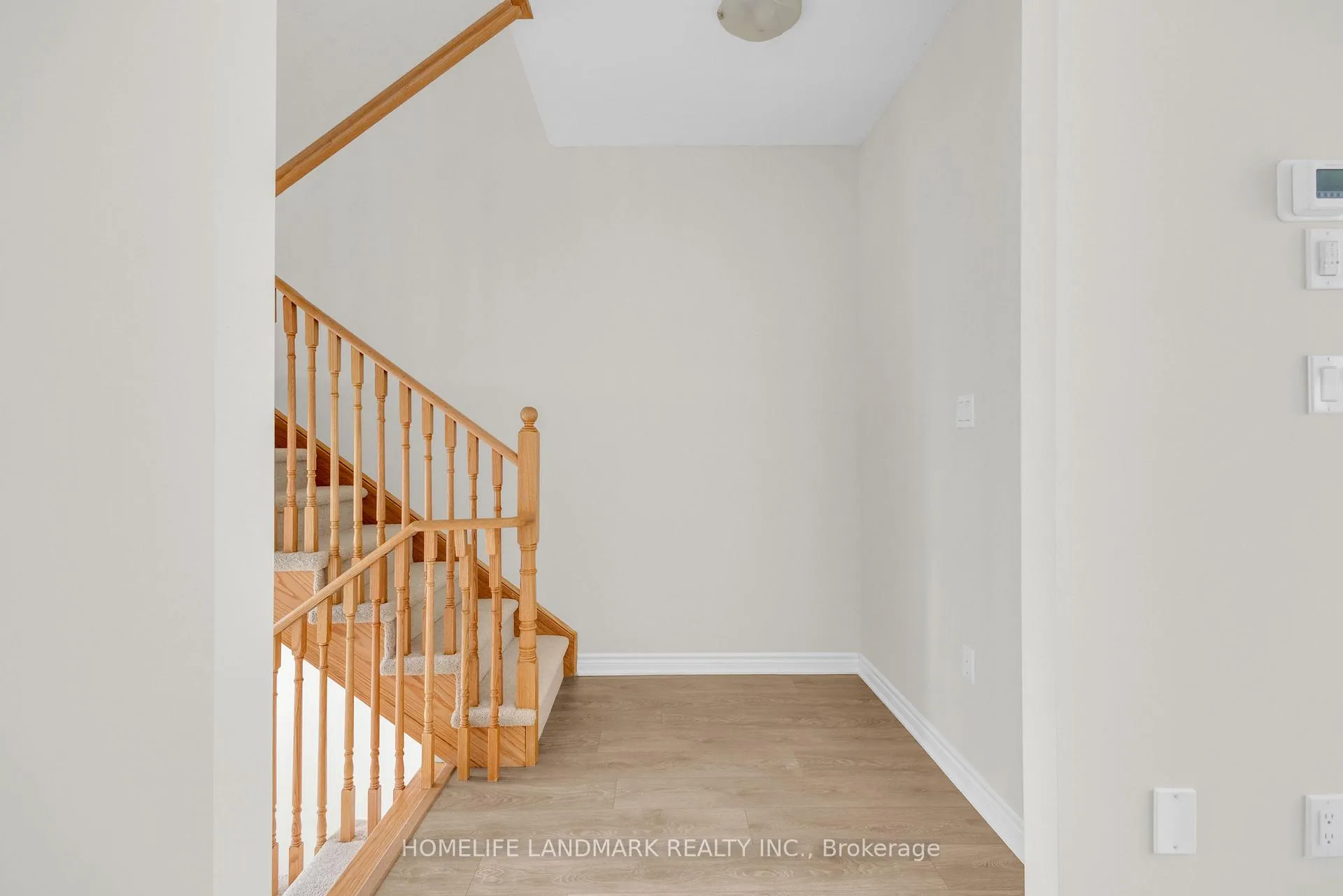 Photo 10 of 20 Lana Circle, Wasaga Beach — HOMEH