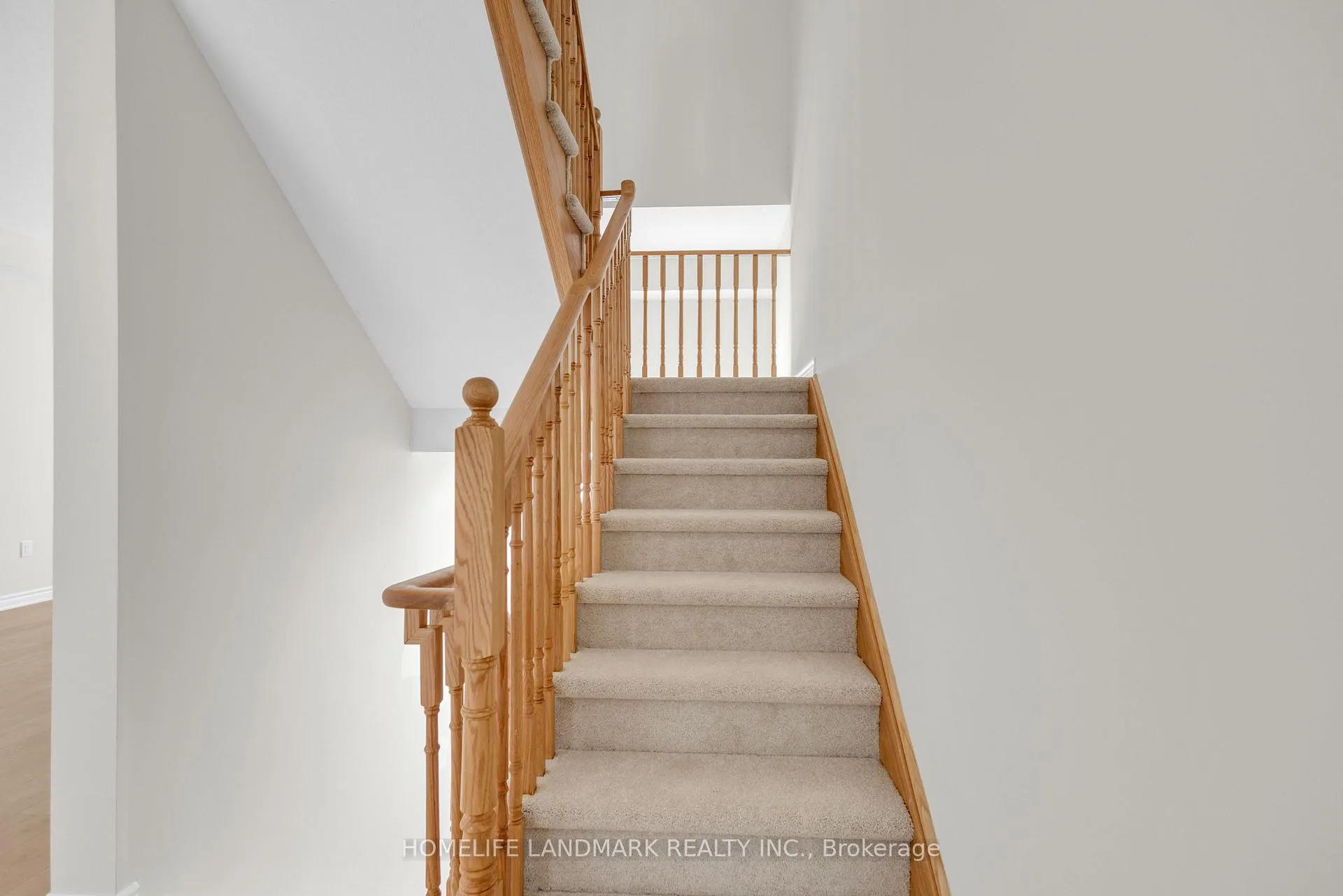 Photo 11 of 20 Lana Circle, Wasaga Beach — HOMEH