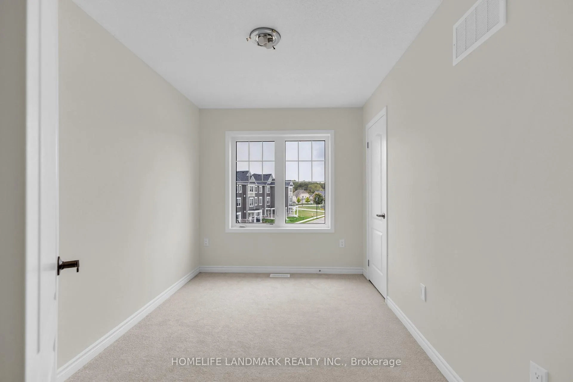 Photo 12 of 20 Lana Circle, Wasaga Beach — HOMEH