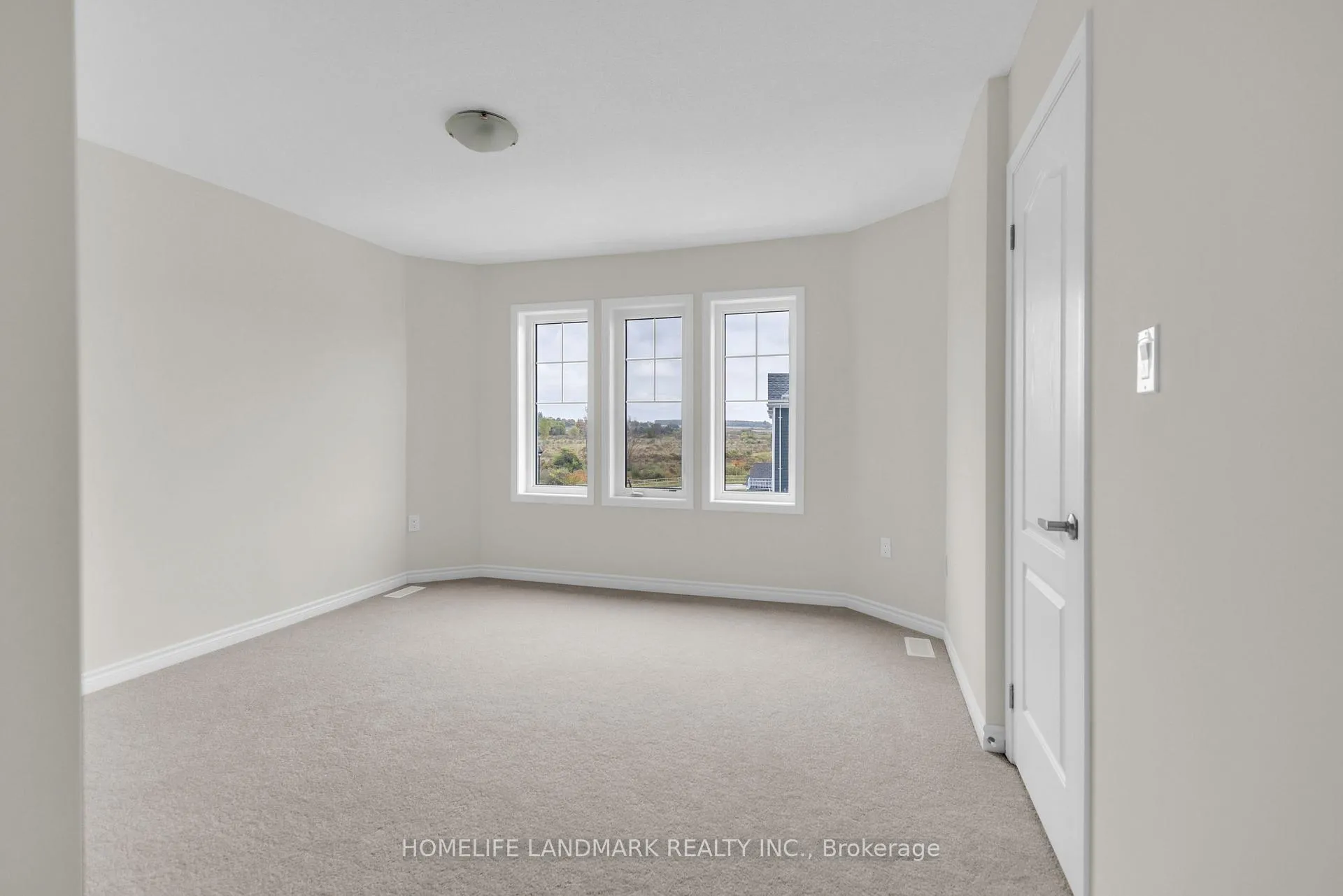 Photo 17 of 20 Lana Circle, Wasaga Beach — HOMEH