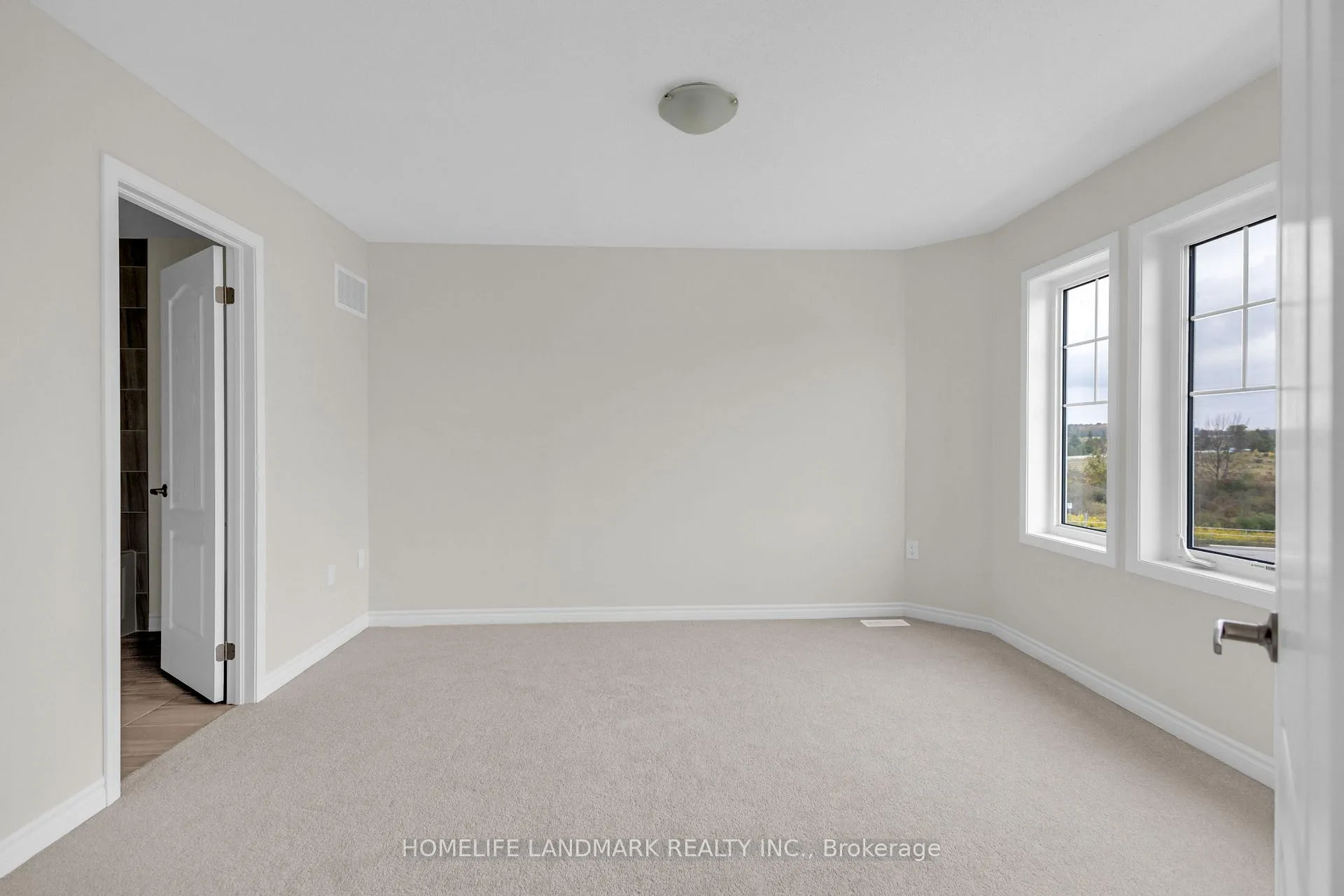 Photo 18 of 20 Lana Circle, Wasaga Beach — HOMEH