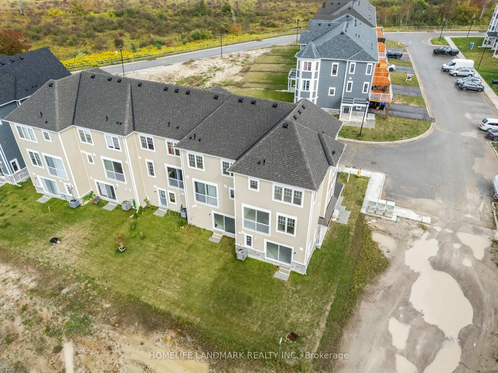 Photo 26 of 20 Lana Circle, Wasaga Beach — HOMEH