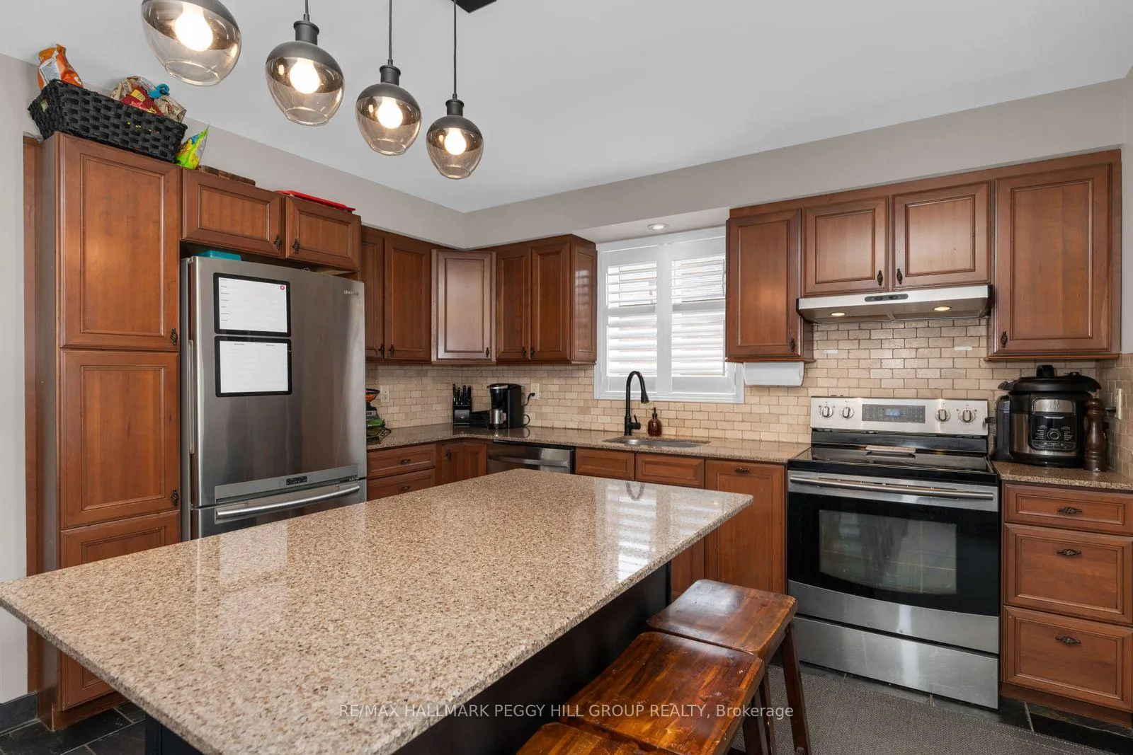 Photo 5 of 159 Benson Drive, Barrie, Northwest — HOMEH