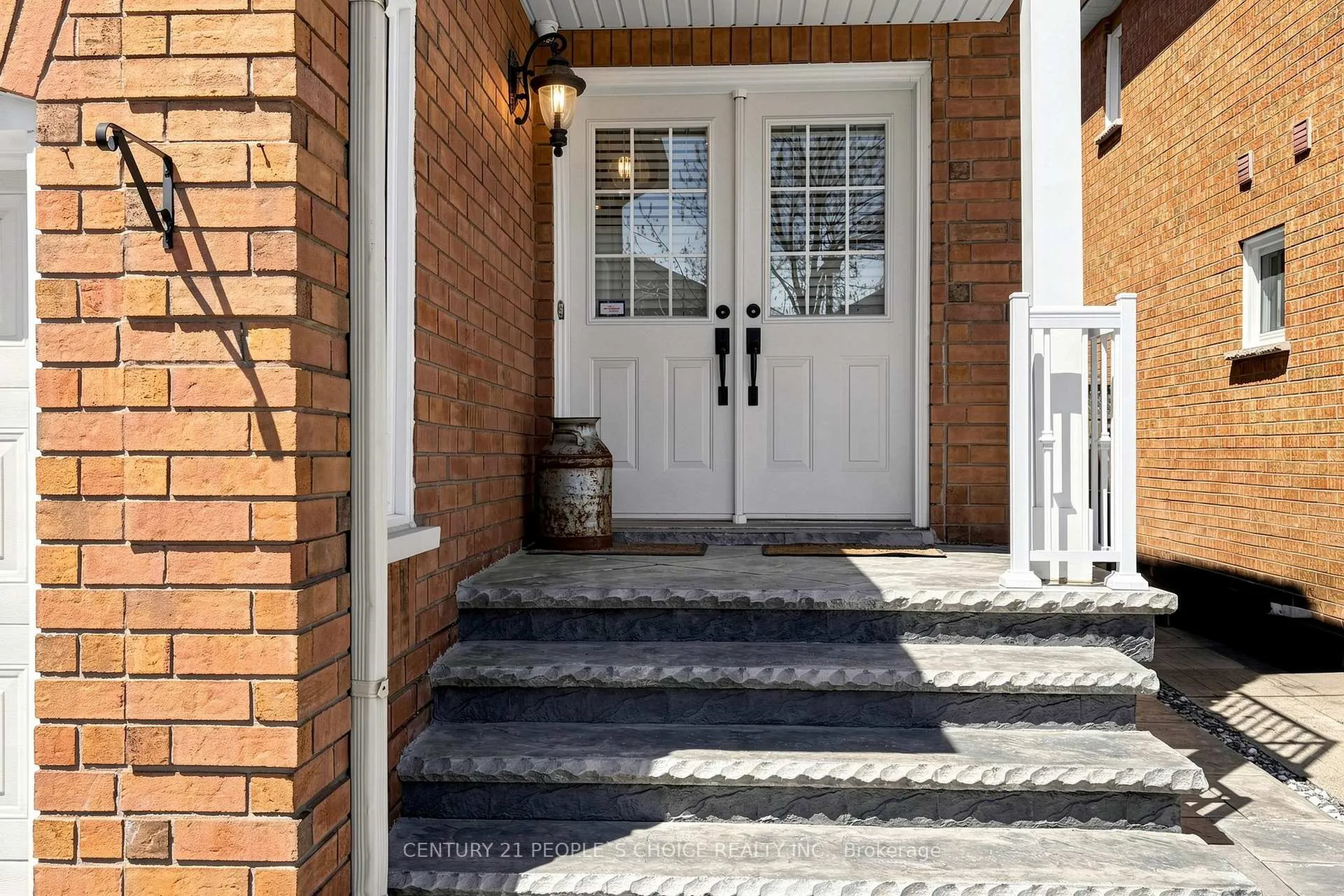 Photo 3 of 18 Carriage House Road, Caledon, Bolton East — HOMEH