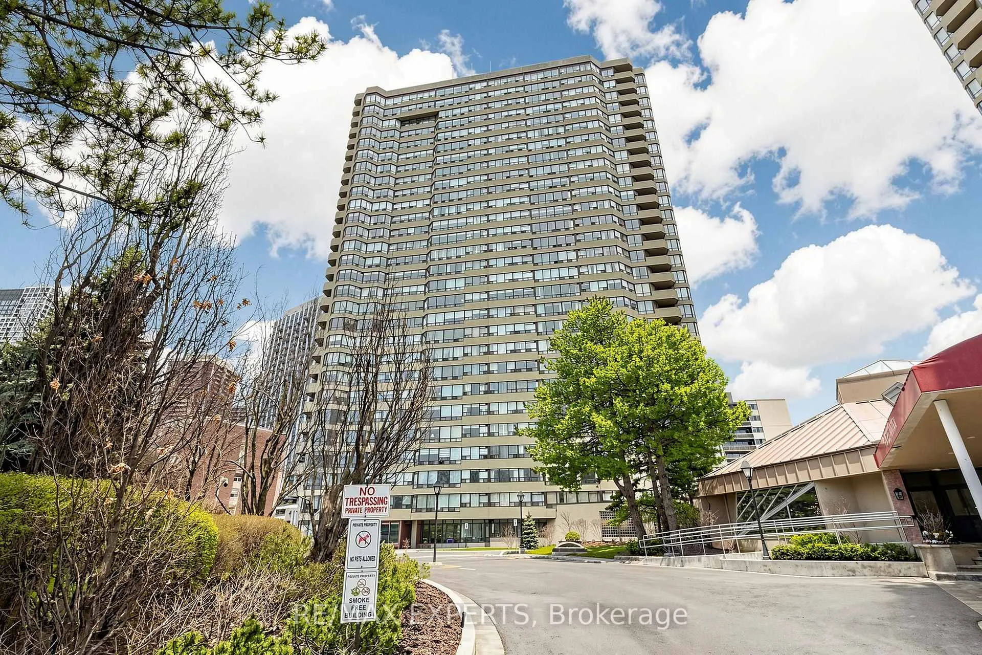 Front of Unit 1209, 1300 Islington Avenue