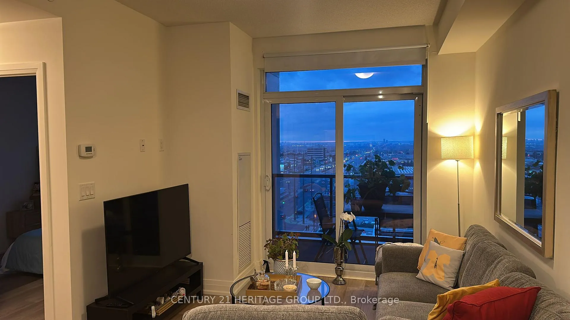 Photo 10 of Unit 812, 3600 Highway 7, Vaughan, Vaughan Corporate Centre — HOMEH