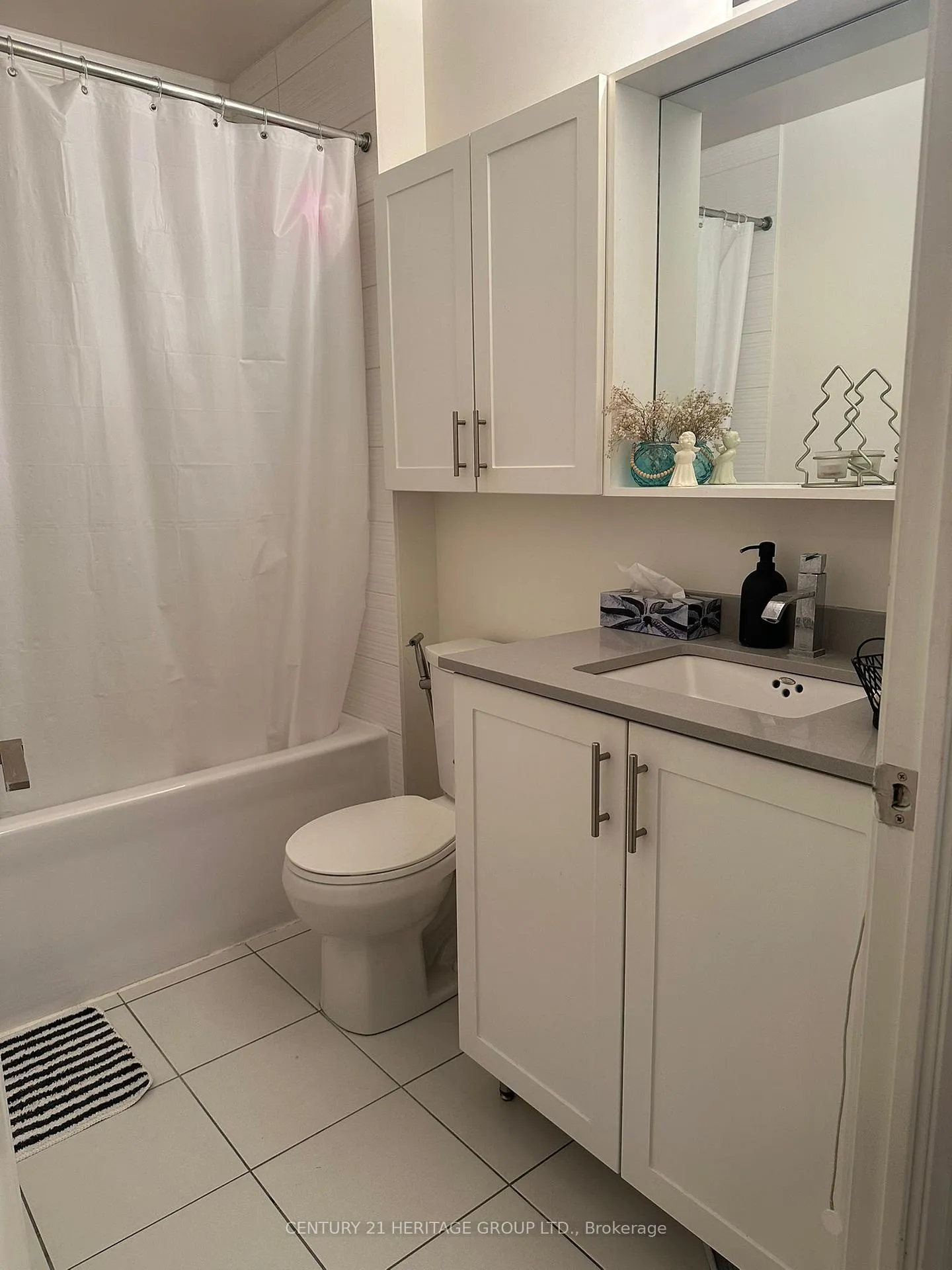 Photo 12 of Unit 812, 3600 Highway 7, Vaughan, Vaughan Corporate Centre — HOMEH