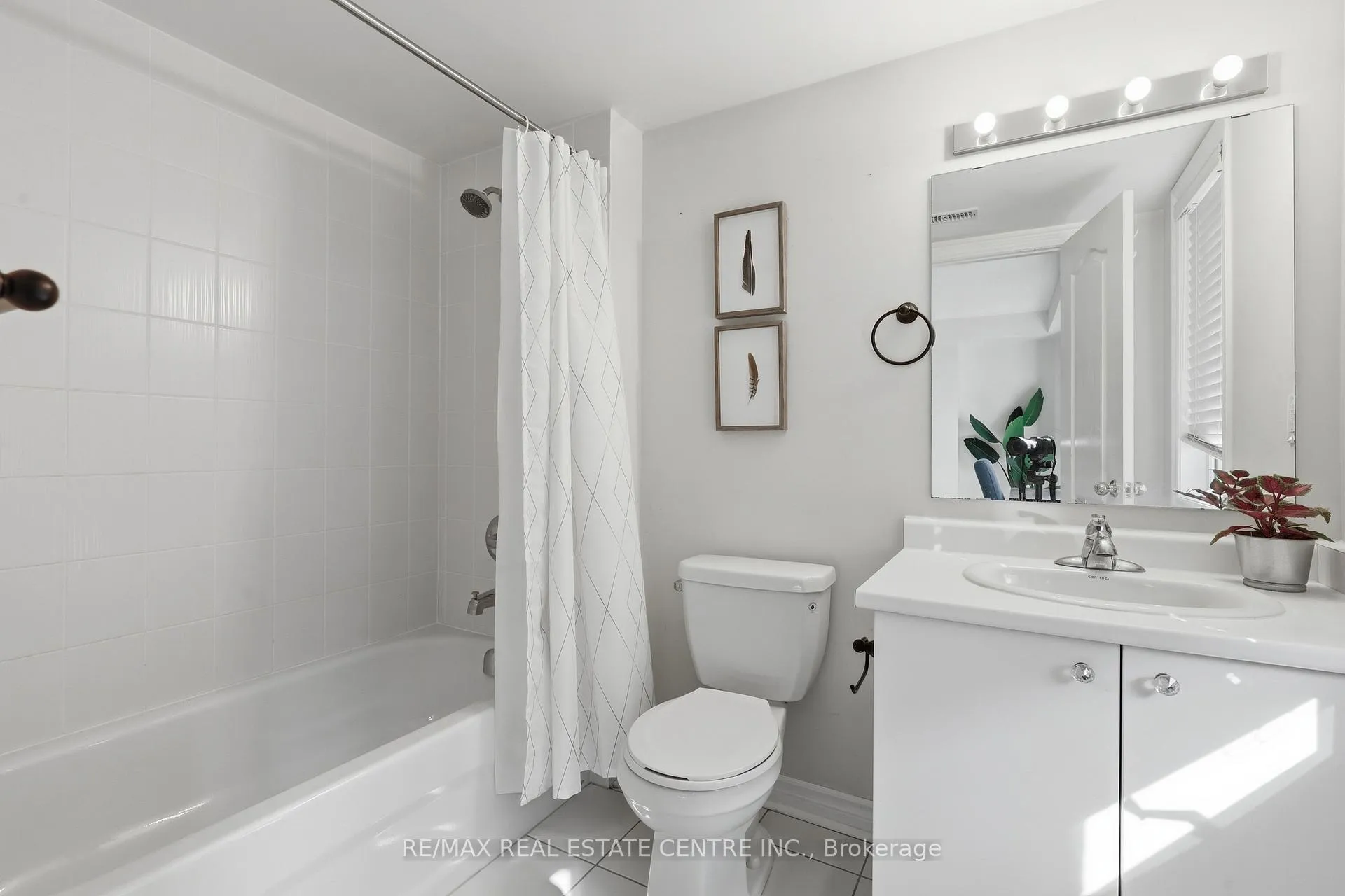 Photo 10 of 1577 Bruny Avenue, Pickering, Duffin Heights — HOMEH
