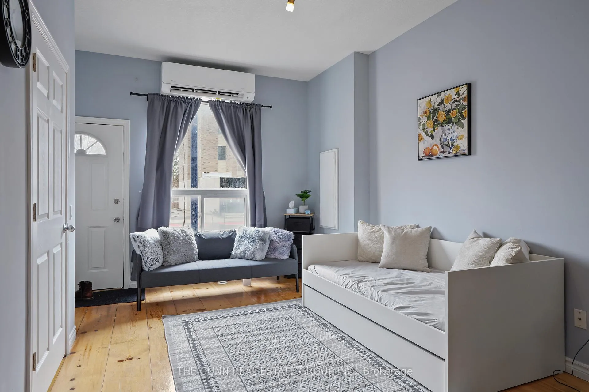 Photo 9 of 1048 Dundas Street, London, East G — HOMEH