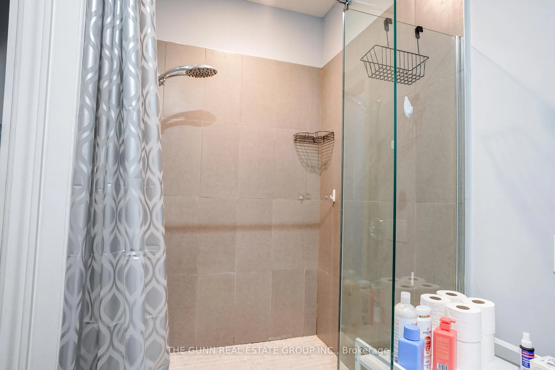 Photo 19 of 1048 Dundas Street, London, East G — HOMEH