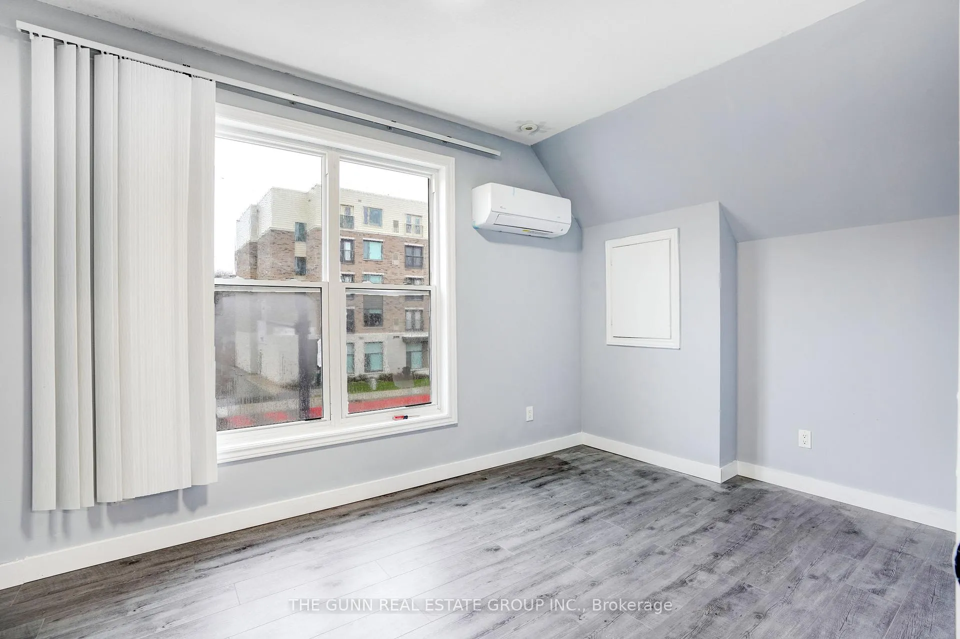 Photo 27 of 1048 Dundas Street, London, East G — HOMEH